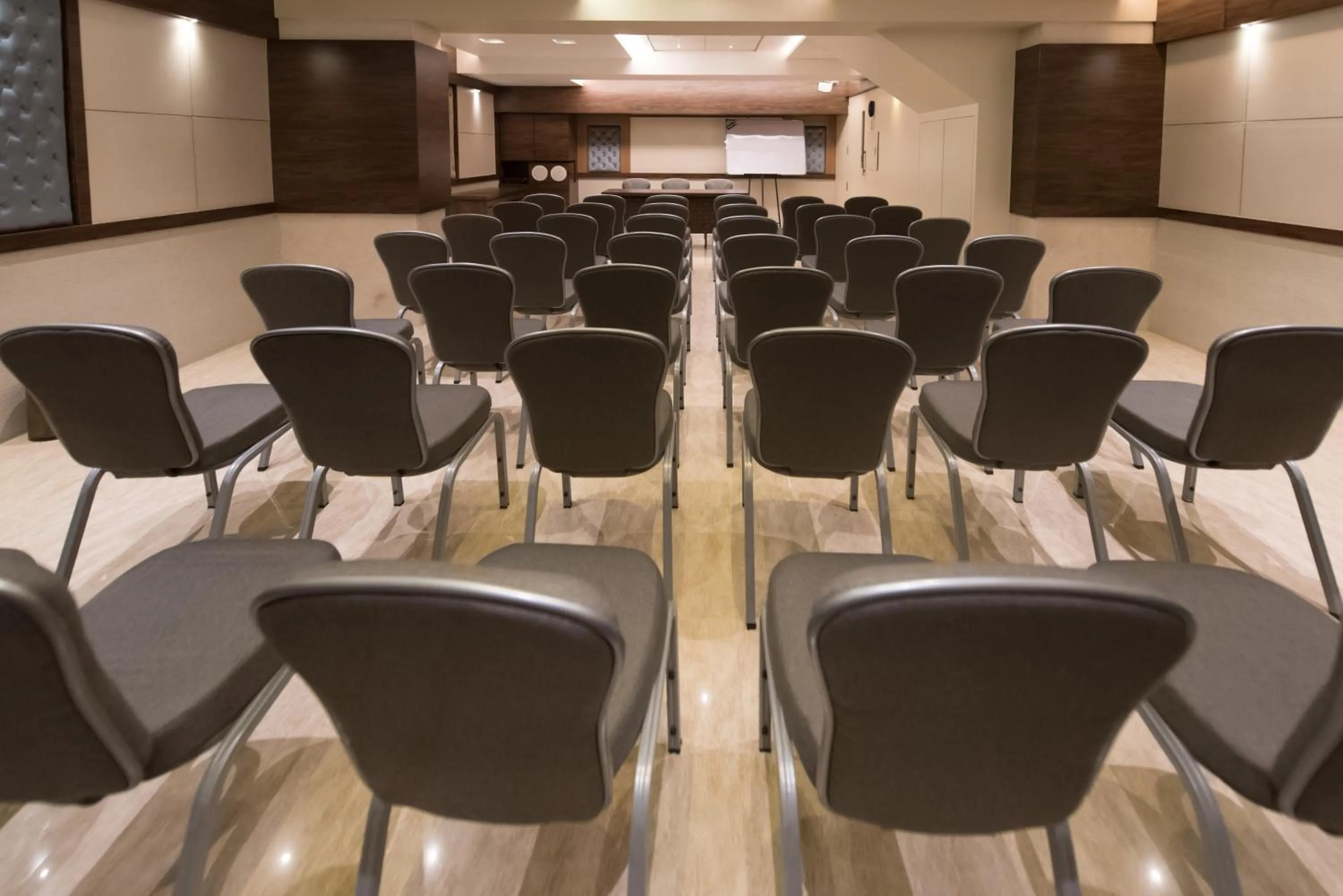 Meeting/conference room in Hotel Le Grande - Mumbai International Airport