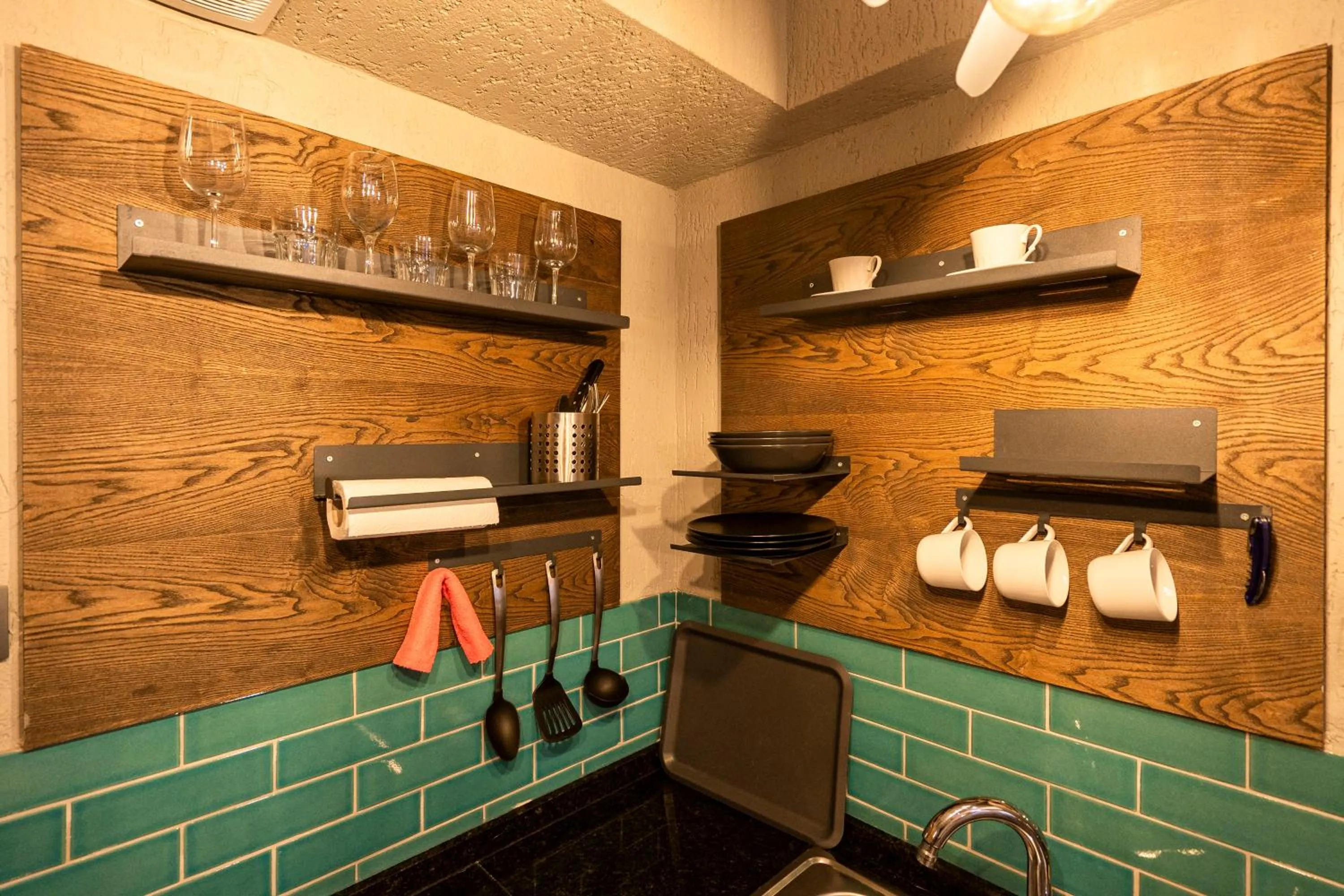 Kitchen or kitchenette in Cube Suites