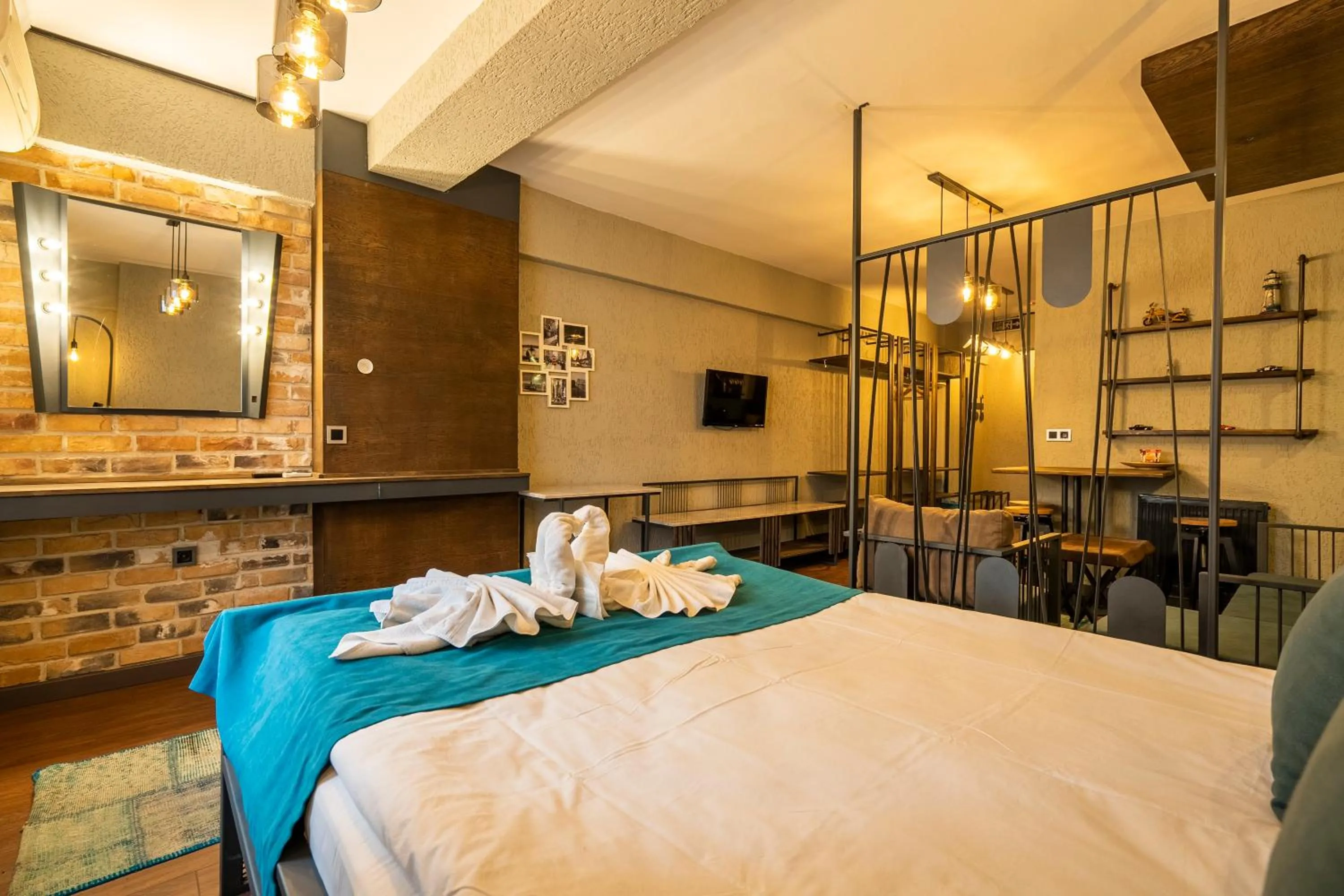 Photo of the whole room, Bed in Cube Suites