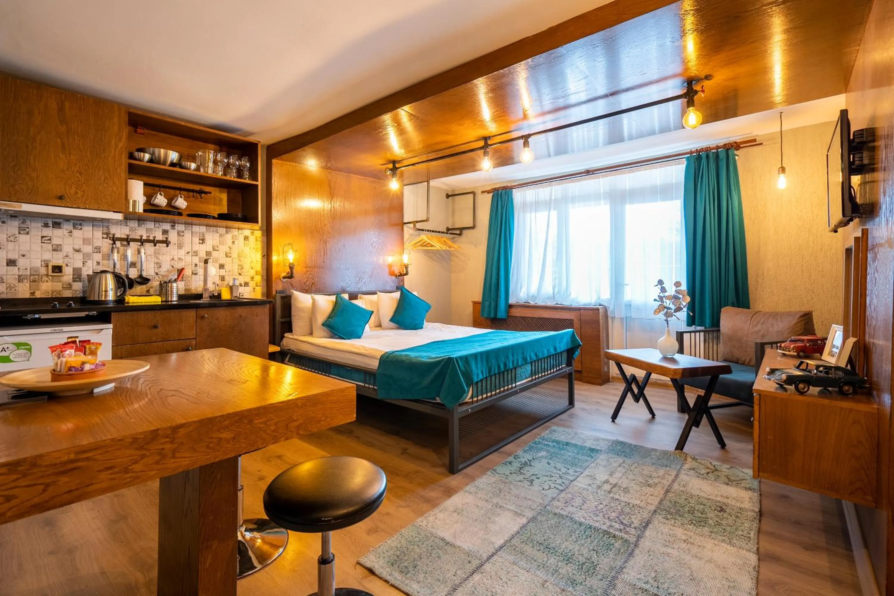 Photo of the whole room, Bed in Cube Suites