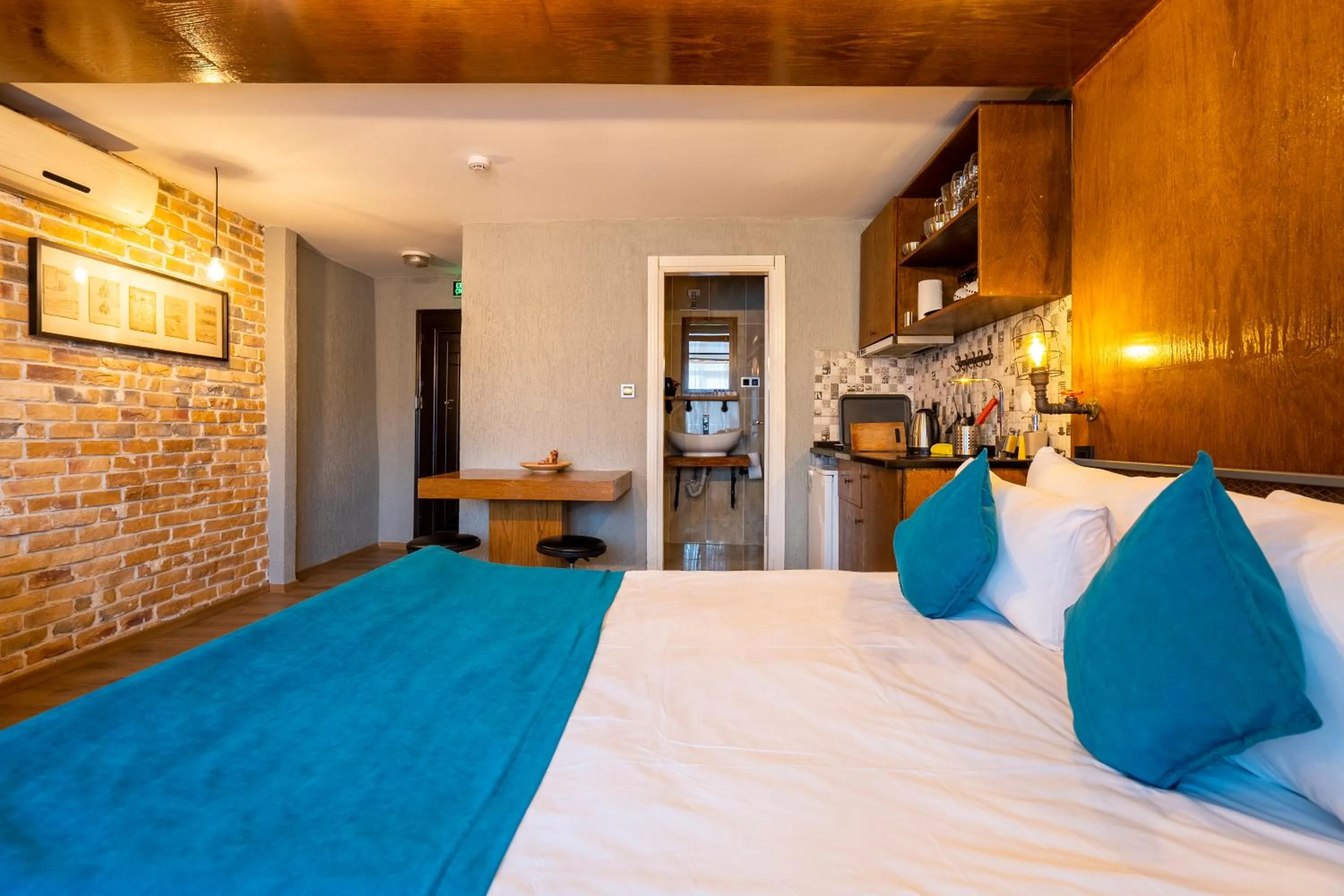 Photo of the whole room, Bed in Cube Suites