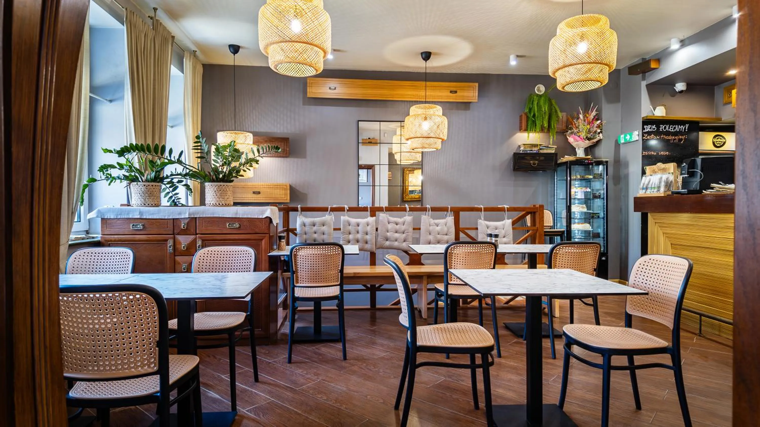 Restaurant/places to eat in Szuflada Rooms