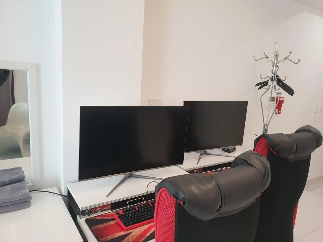 TV/Entertainment Center in Castle Pool Resort