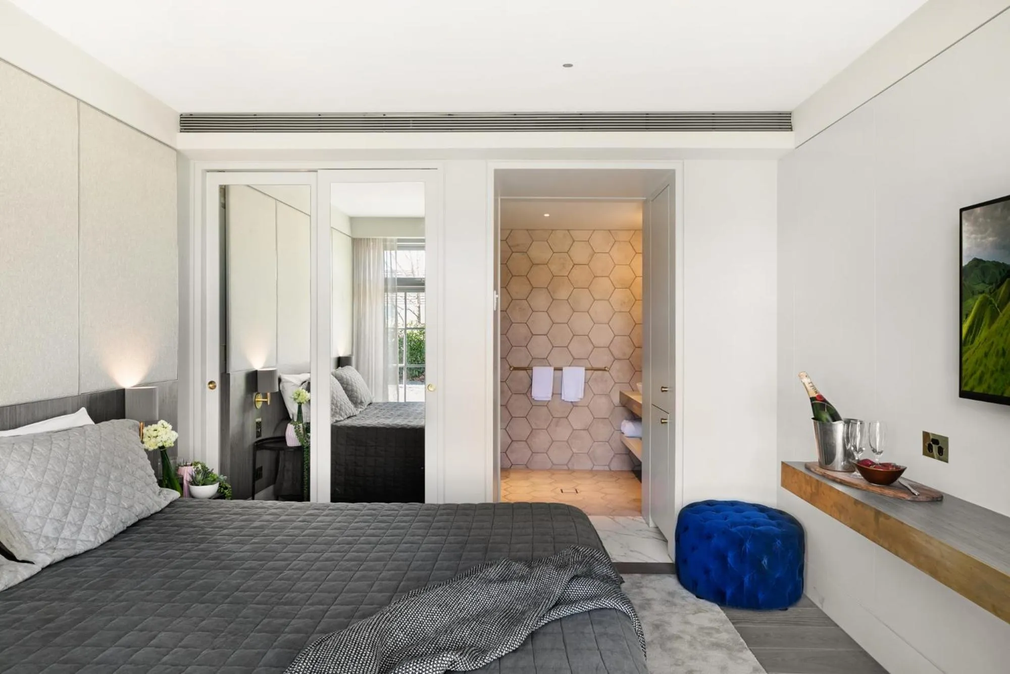 Photo of the whole room, Bed in The Bowral Hotel