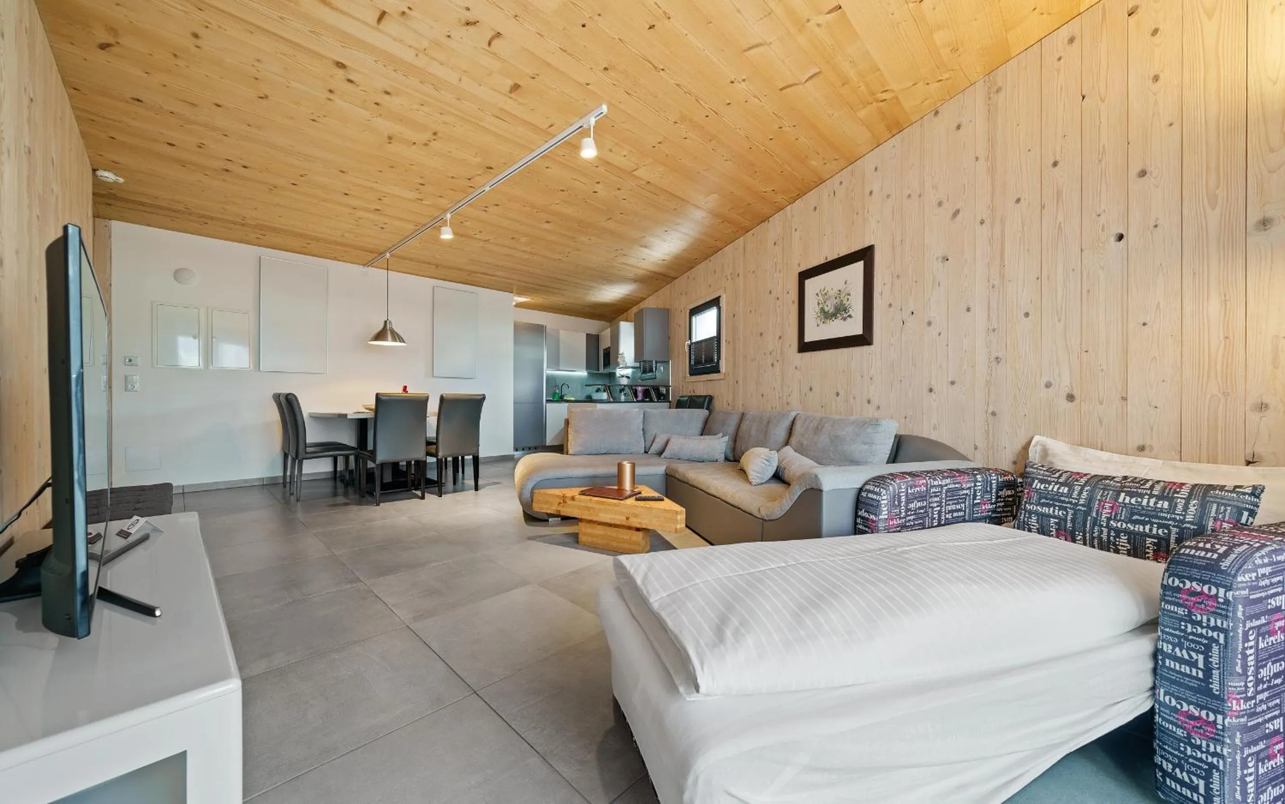 Staff in Aparthotel Zell am See (Contactless Check-In)