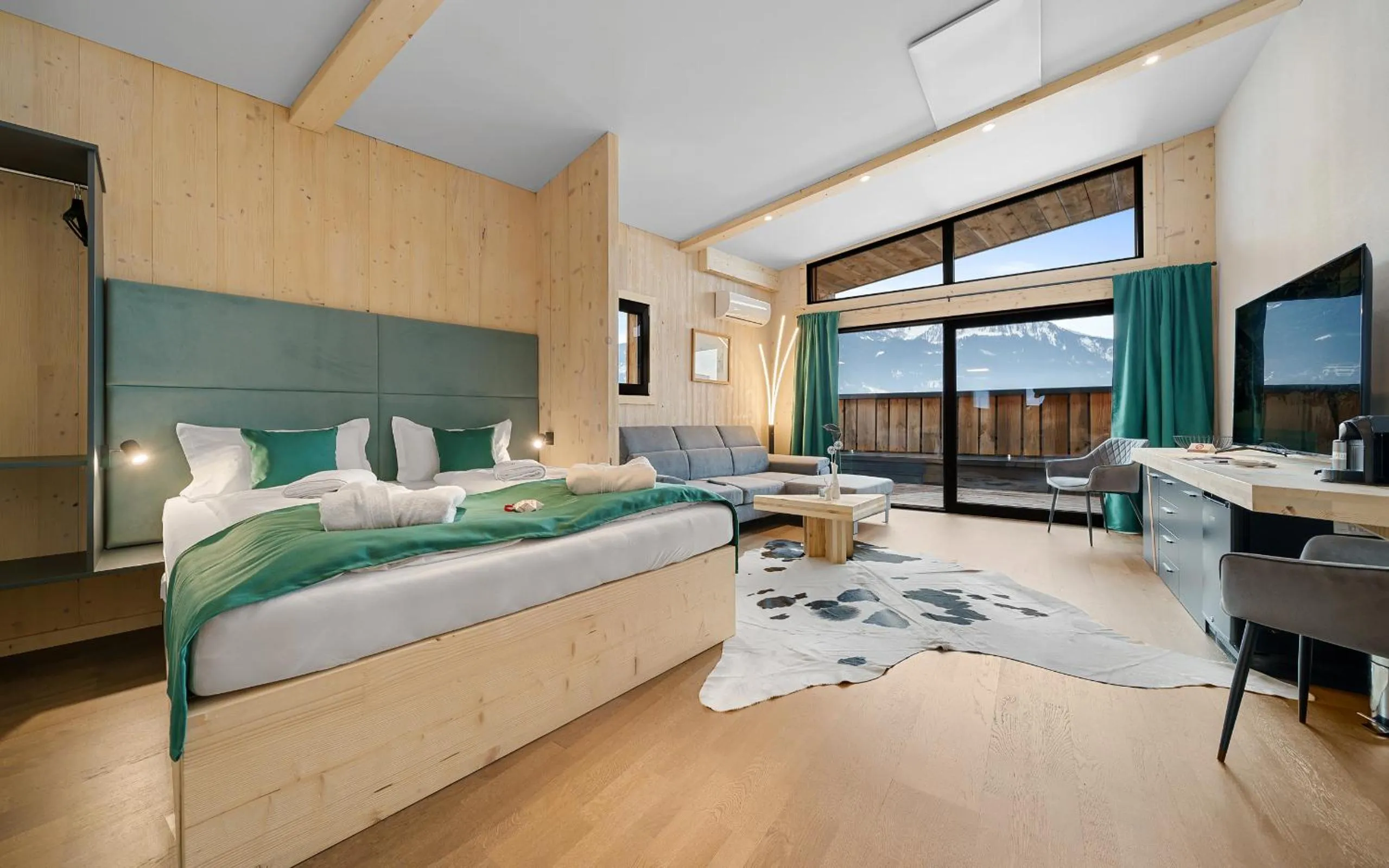 Seating area, Bed in Aparthotel Zell am See (Contactless Check-In)