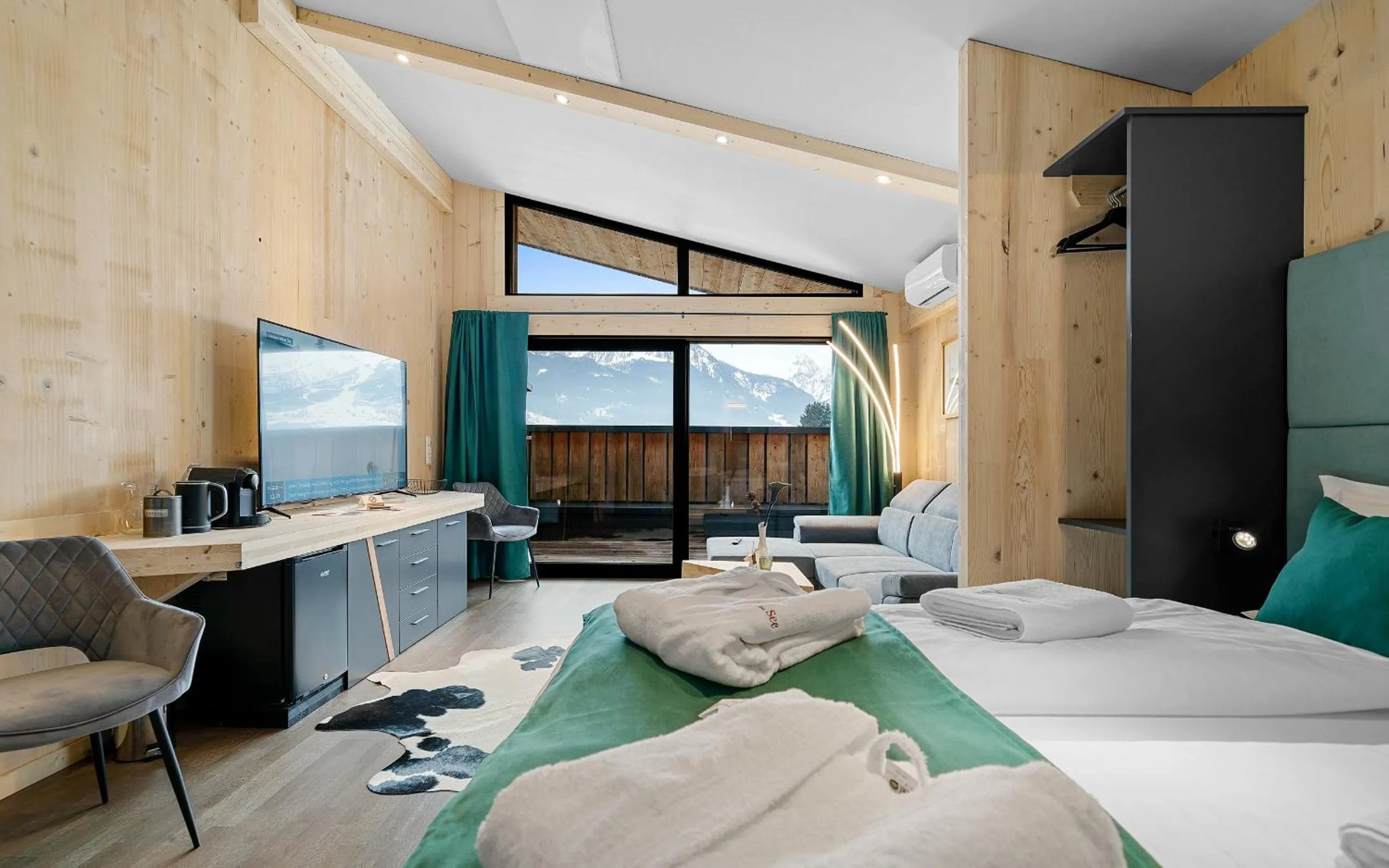 Bedroom, Bed in Aparthotel Zell am See (Contactless Check-In)