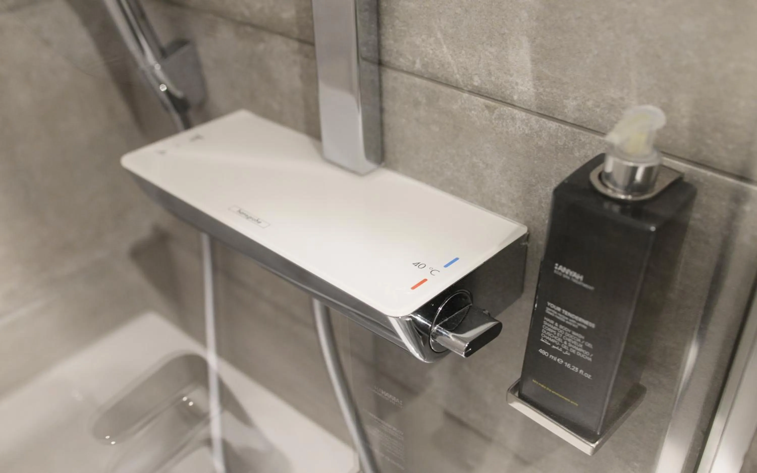 Shower in The Pack And Carriage London