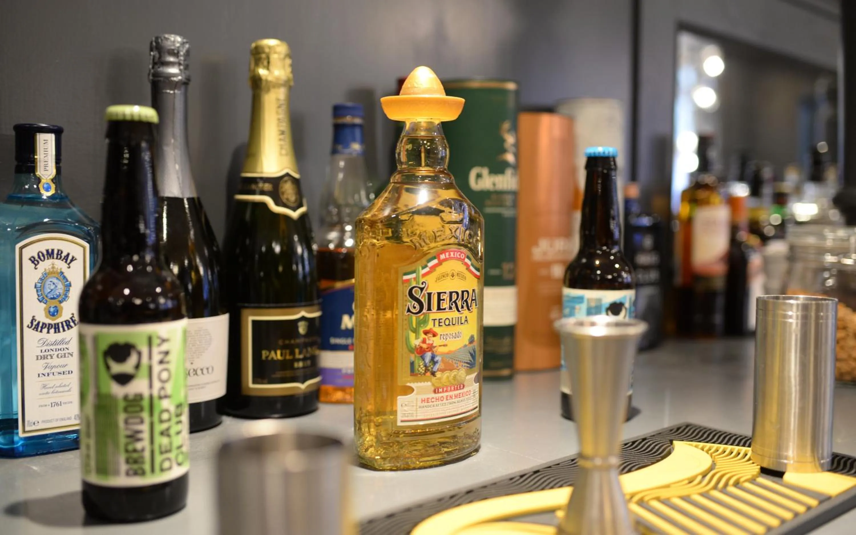 Alcoholic drinks in The Pack And Carriage London