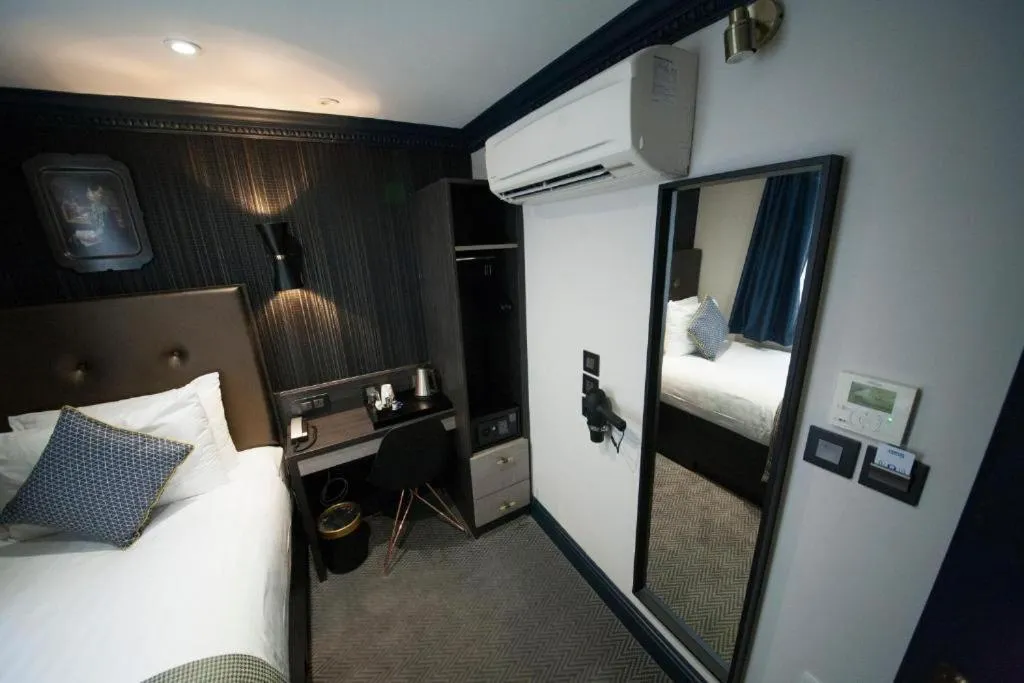 Bed in The Pack And Carriage London