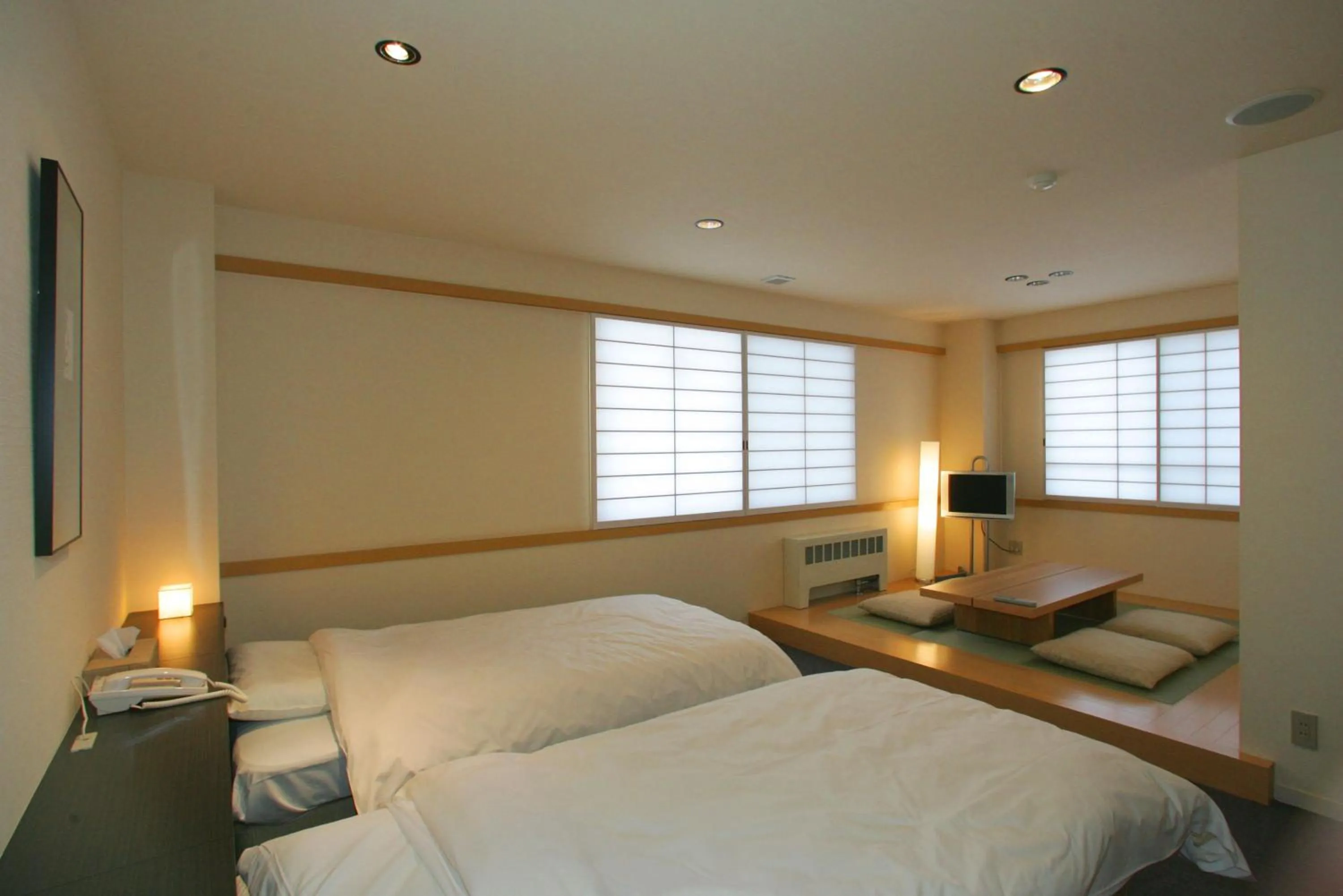 Photo of the whole room, Bed in Manza Onsen Nisshinkan