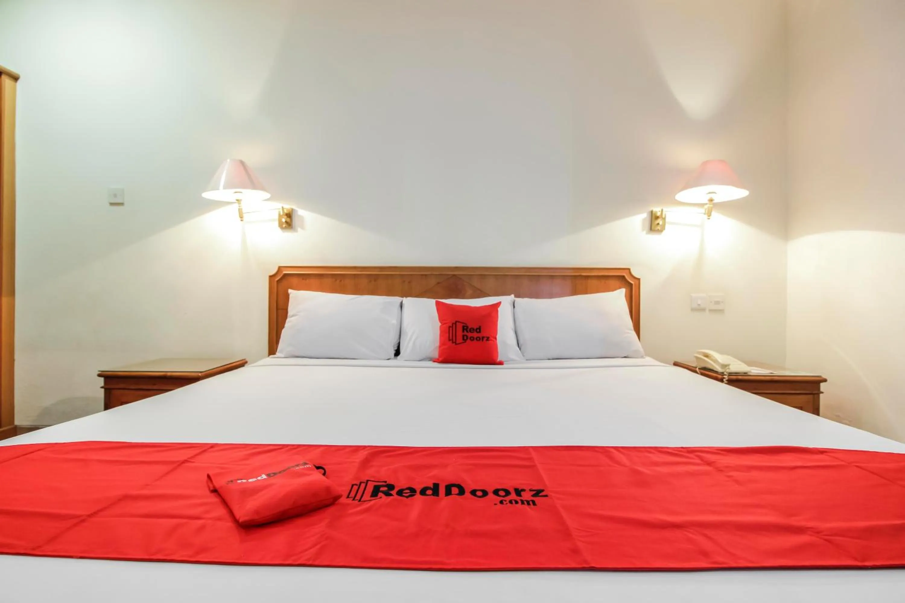 Bed in RedDoorz Plus at Pitagiri GBK Senayan