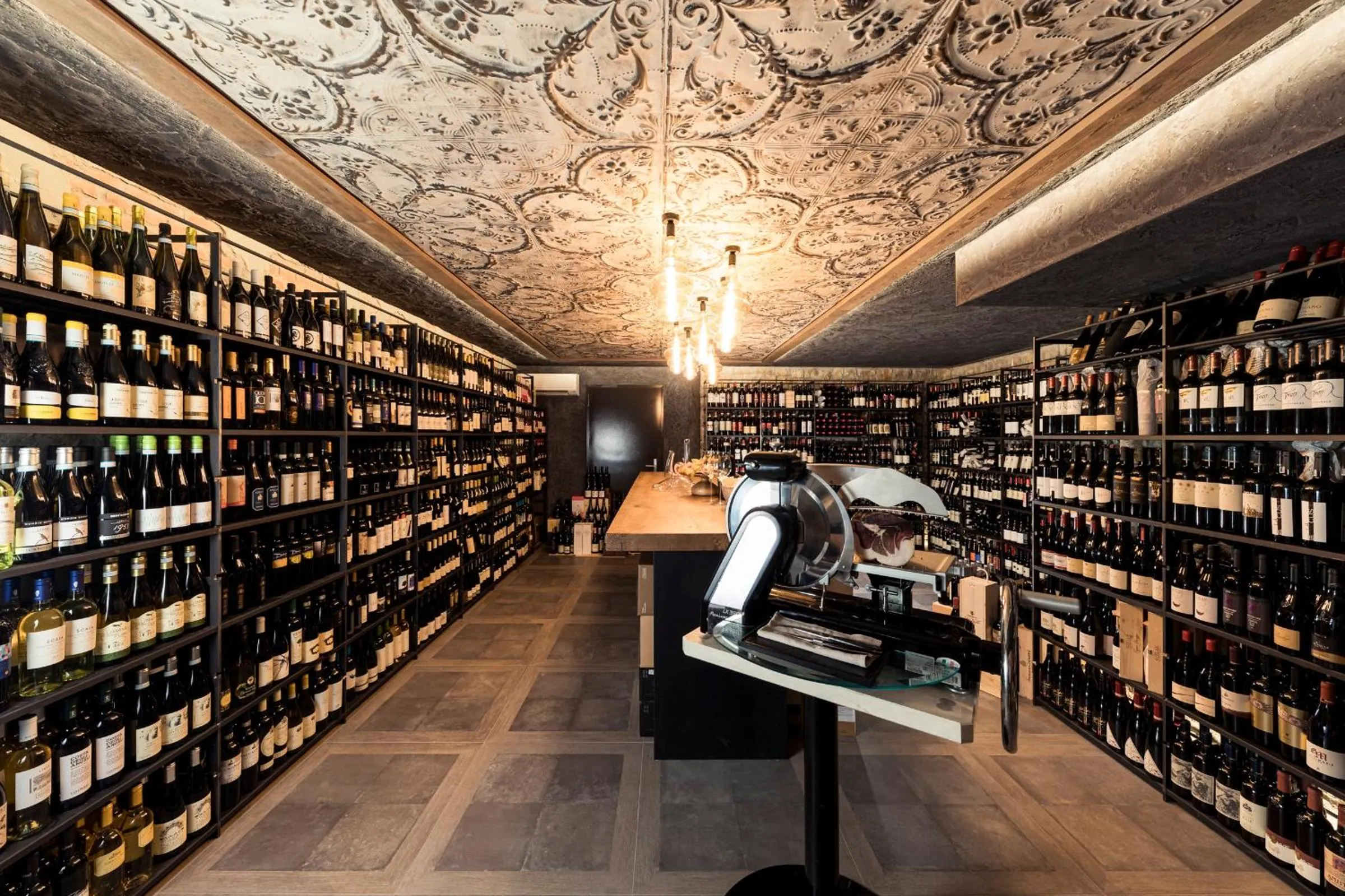 Lounge or bar in Quellenhof Luxury Resort Lazise