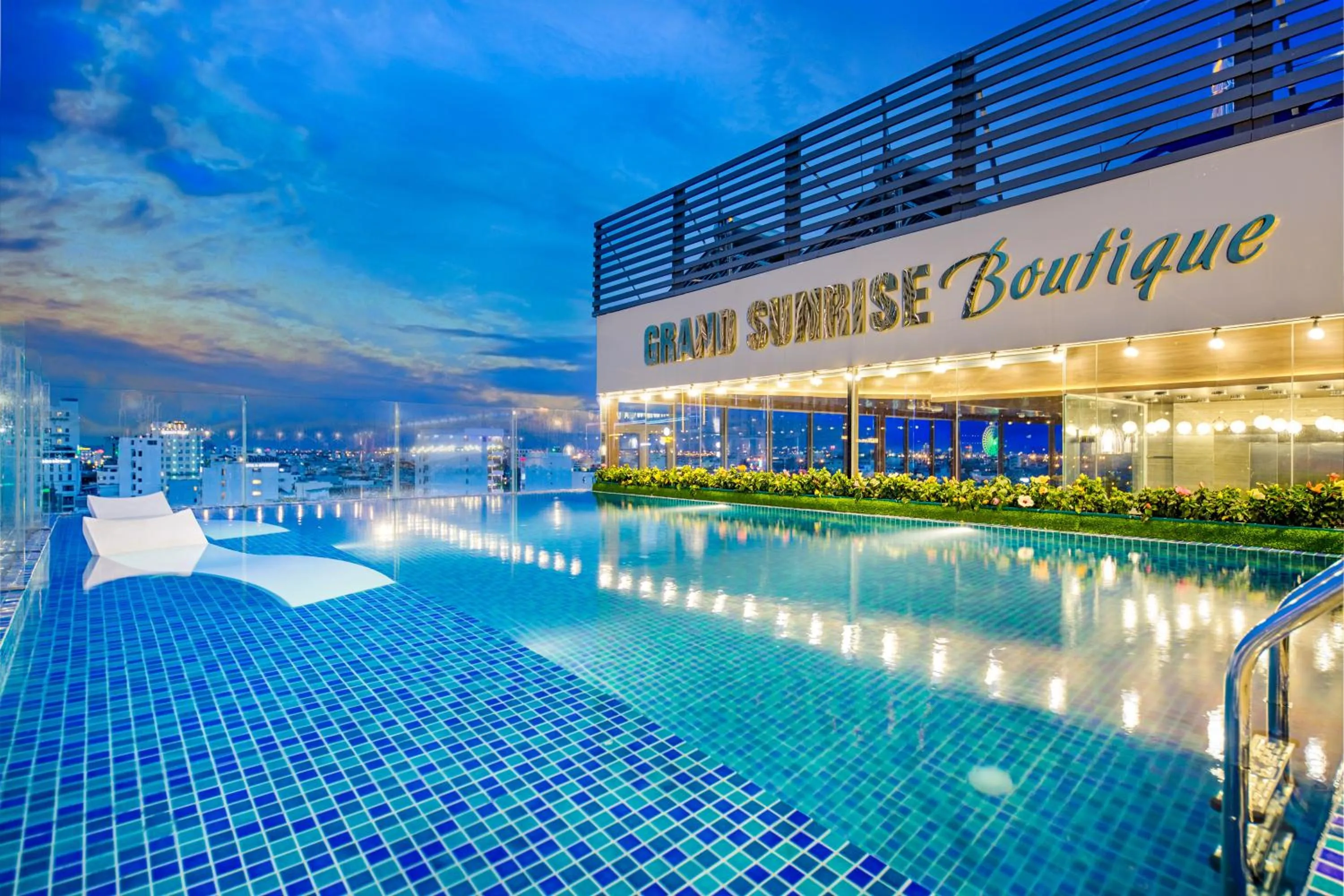Night in Grand Sunrise Boutique Hotel