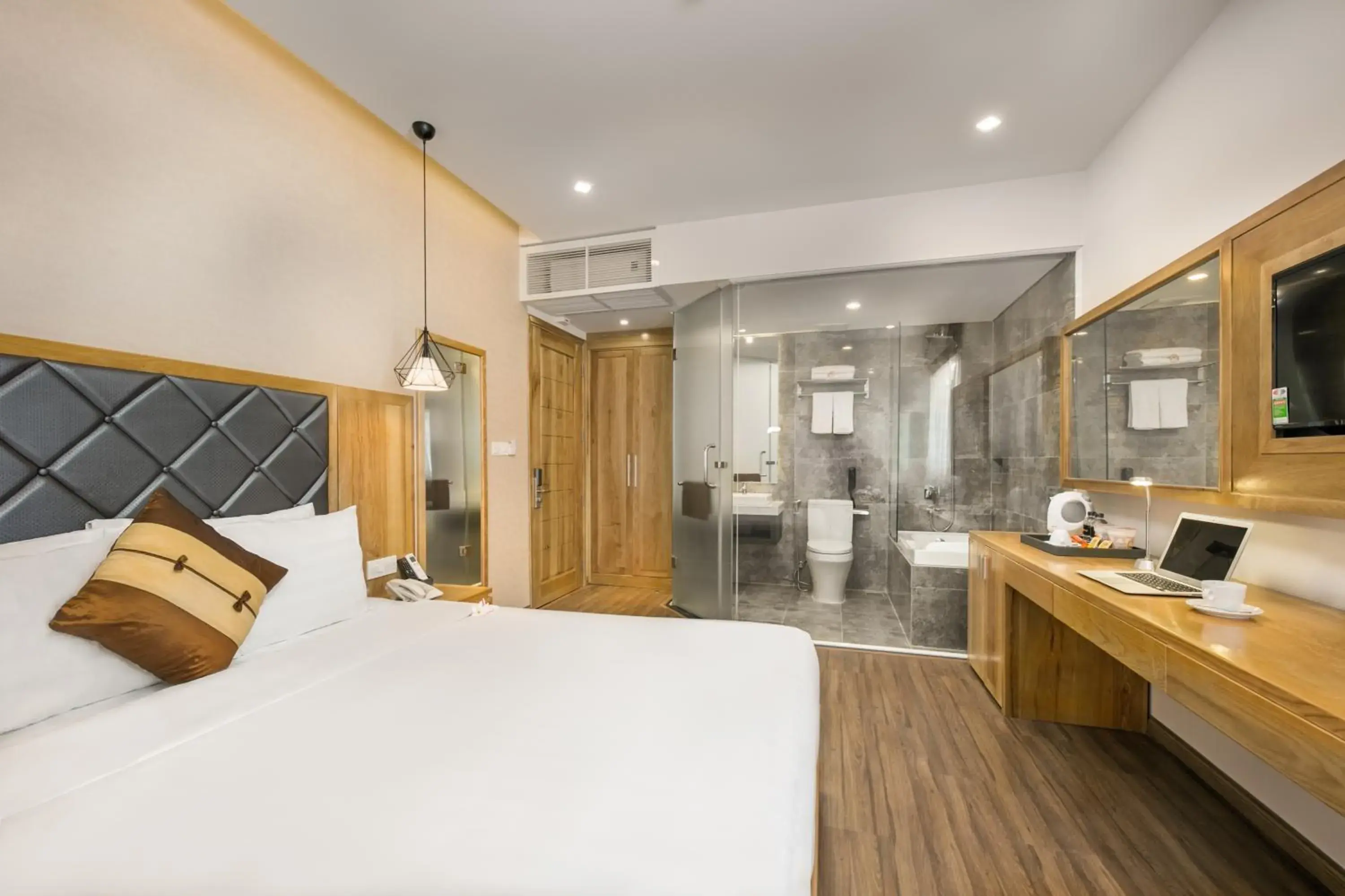 Superior Double Room with Window in Grand Sunrise Boutique Hotel Superior Double Room with Window in Grand Sunrise Boutique Hotel