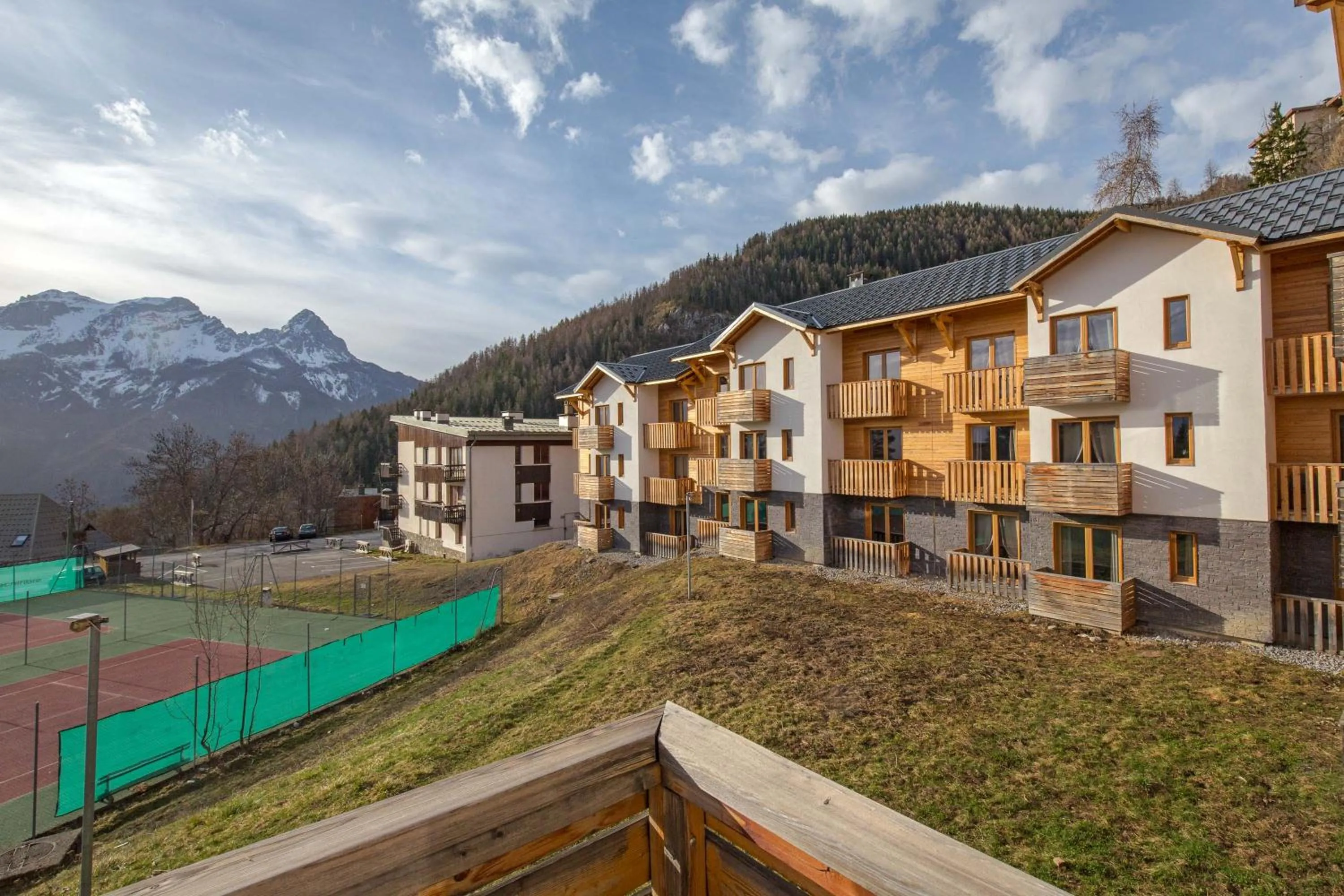 Property building in SOWELL RESIDENCES Pra Loup