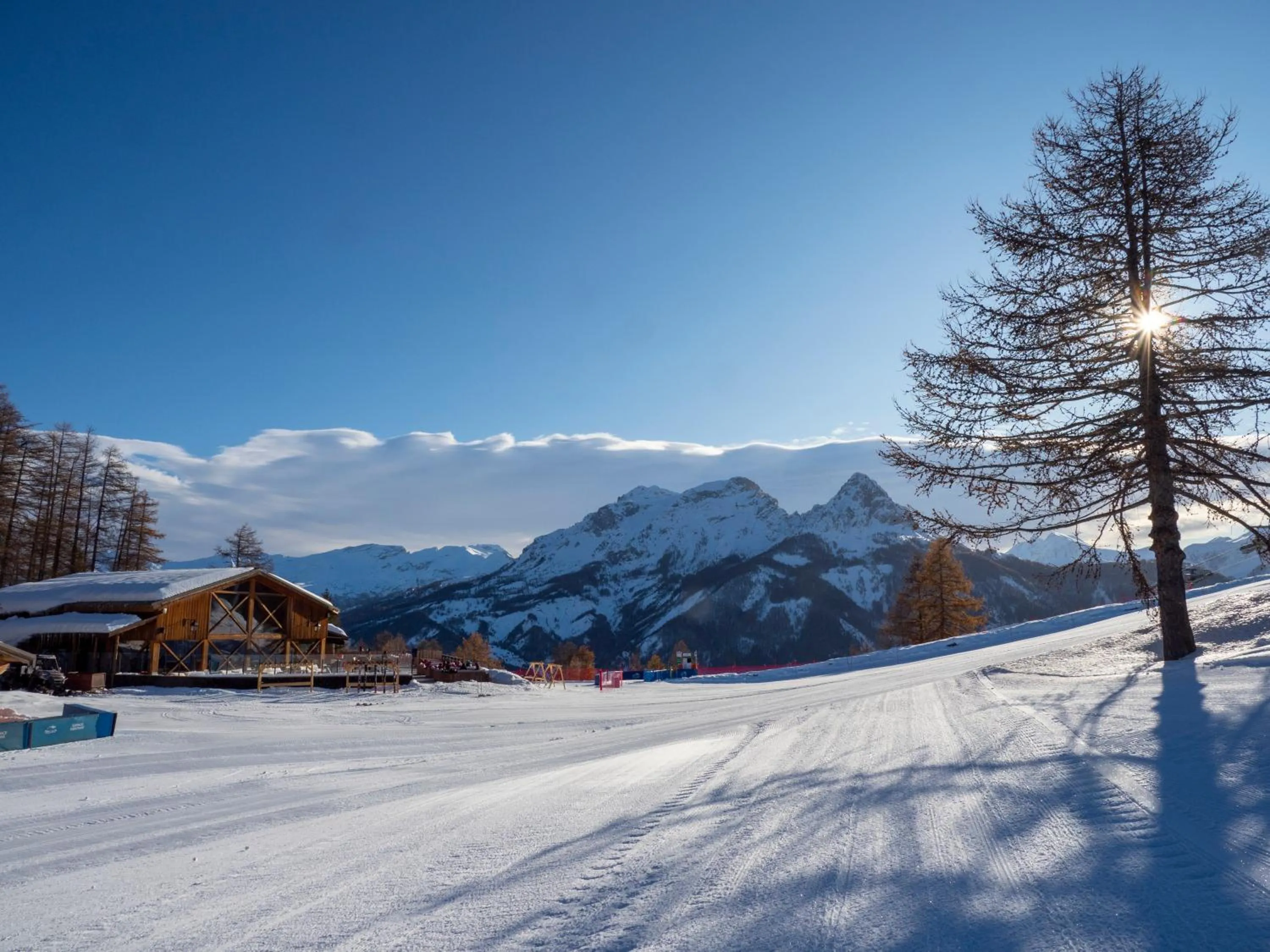 Skiing in SOWELL RESIDENCES Pra Loup