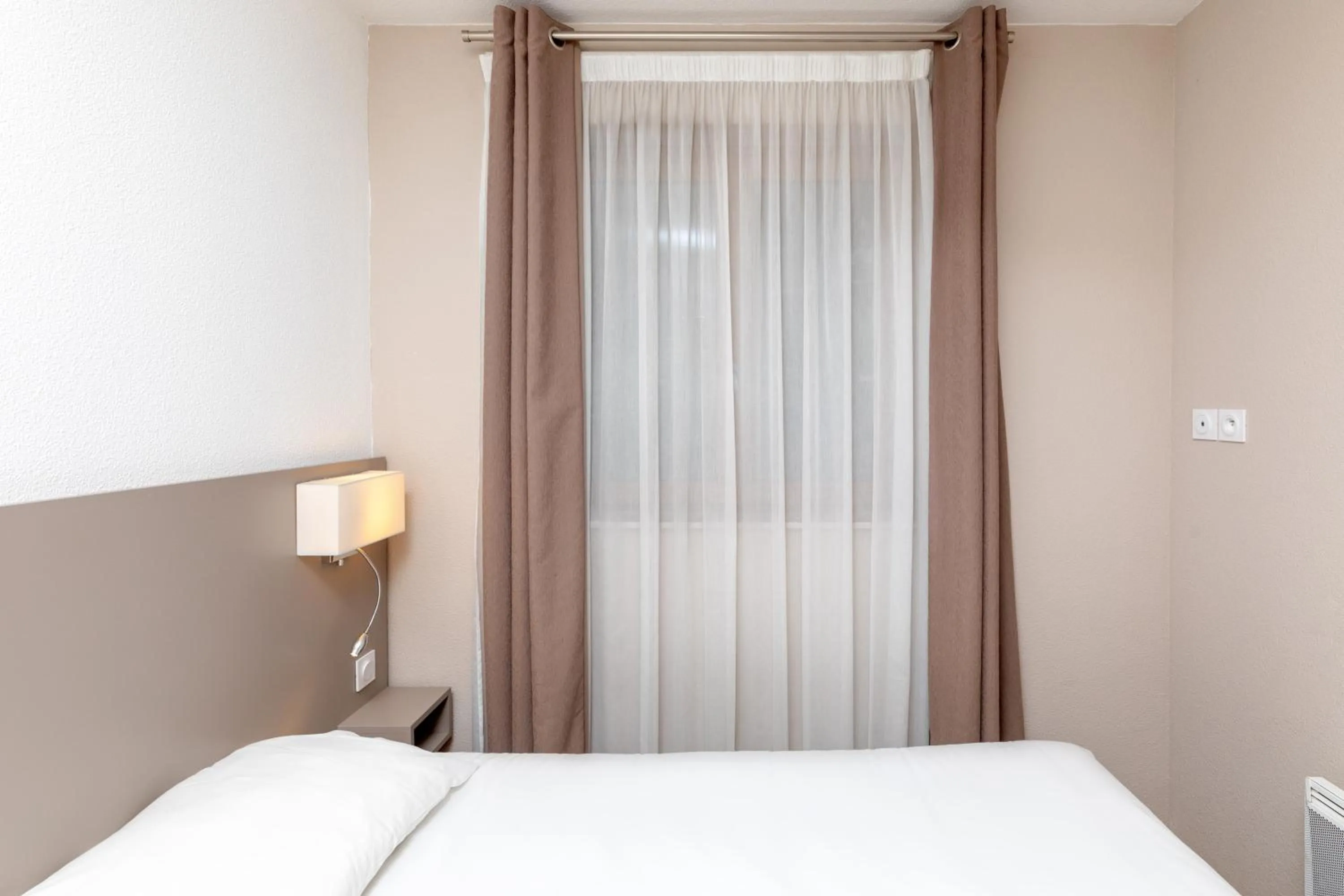 Bedroom, Bed in SOWELL RESIDENCES Pra Loup