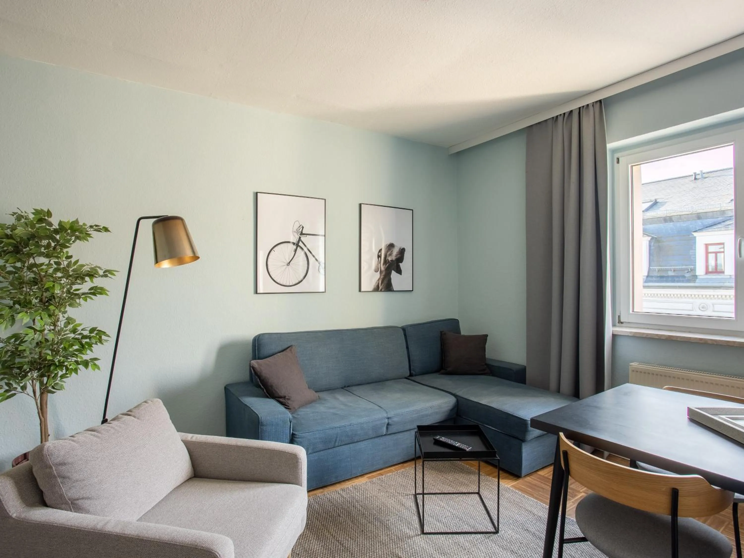 Living room in Limehome Dresden Hoyerswerdaerstraße