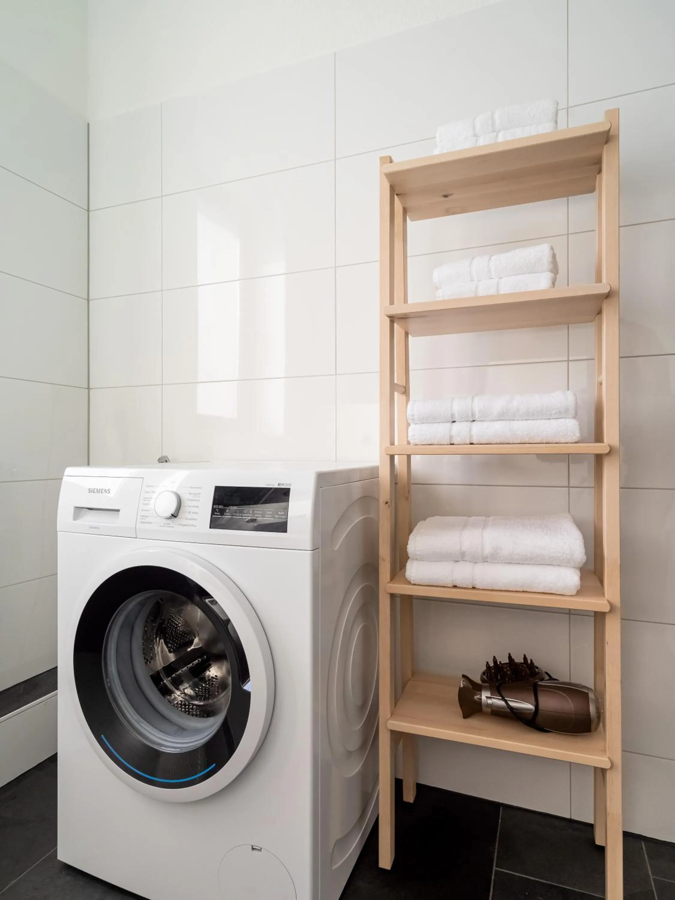 Bathroom in Limehome Dresden Hoyerswerdaerstraße