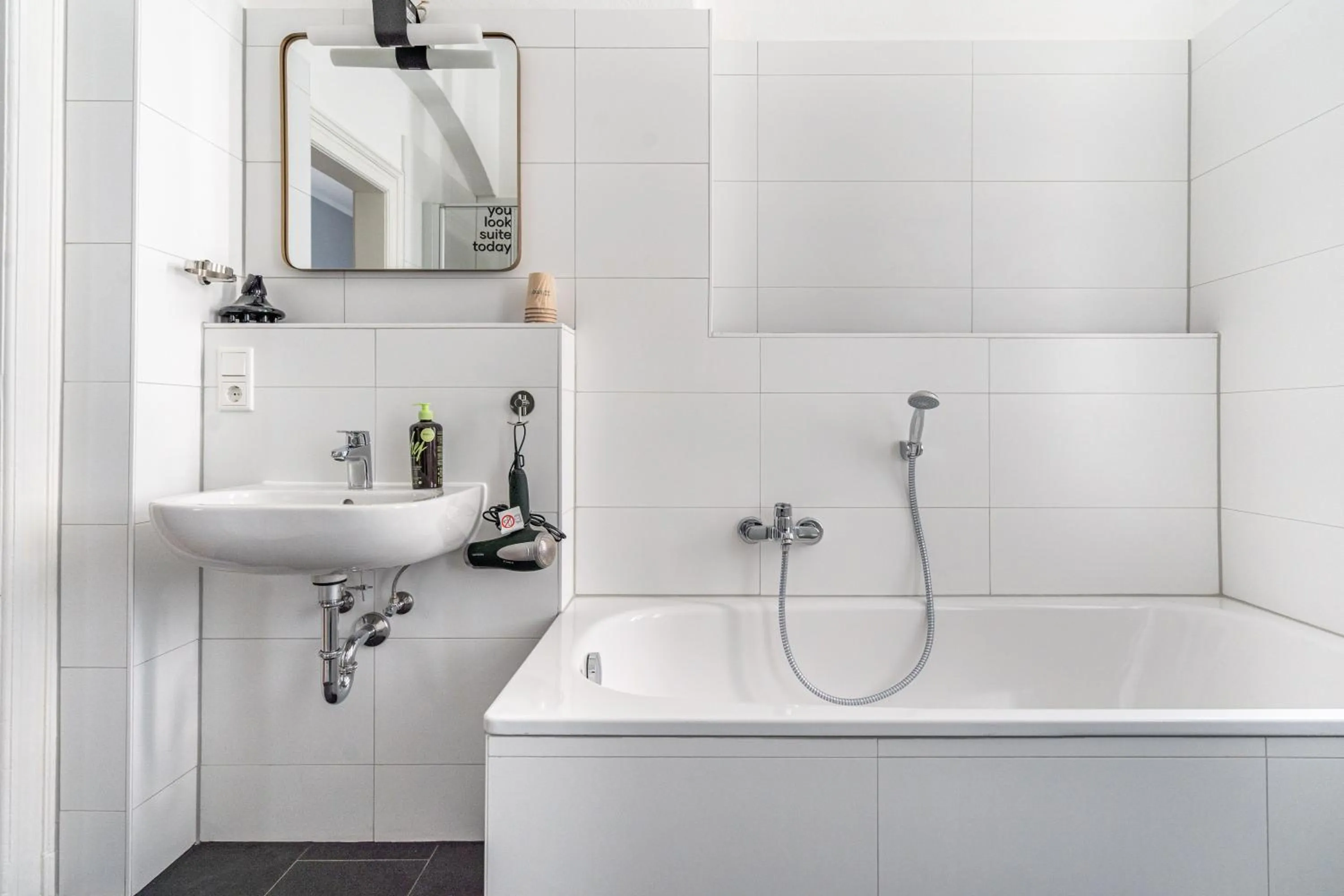 Bathroom in Limehome Dresden Hoyerswerdaerstraße