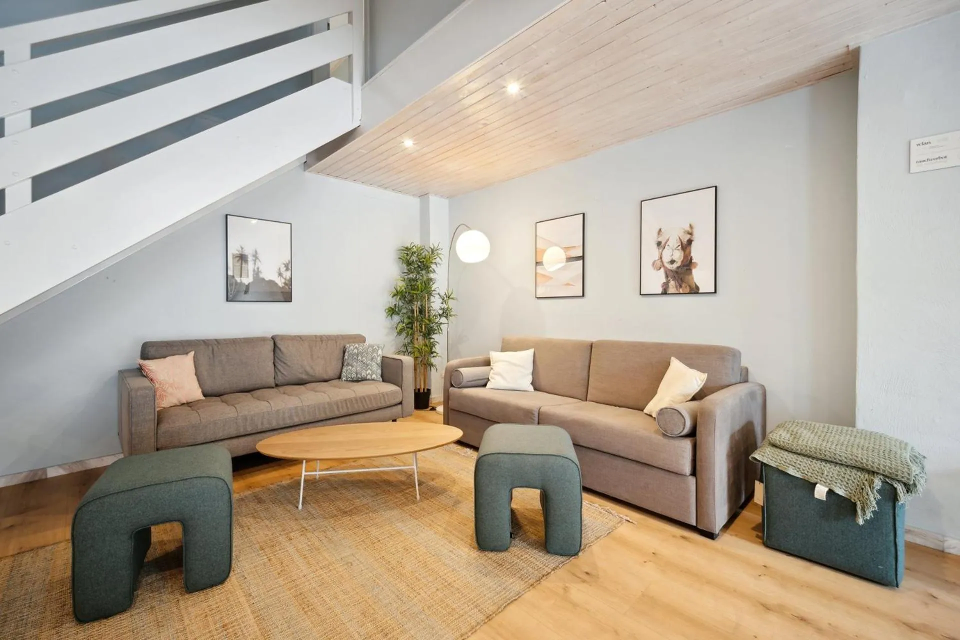 Living room in Limehome Dresden Tannenstraße