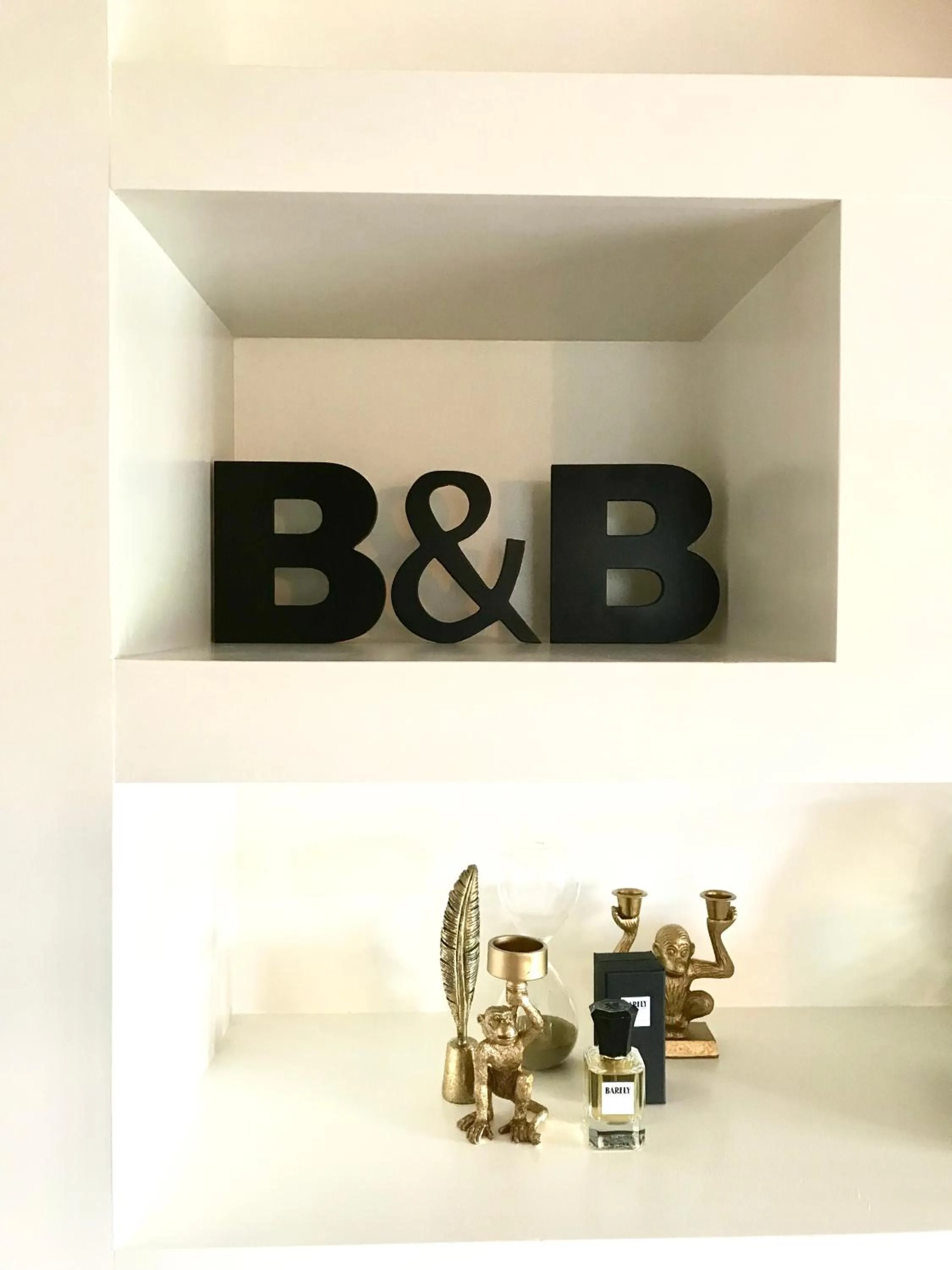 Decorative detail in B&B No. 42