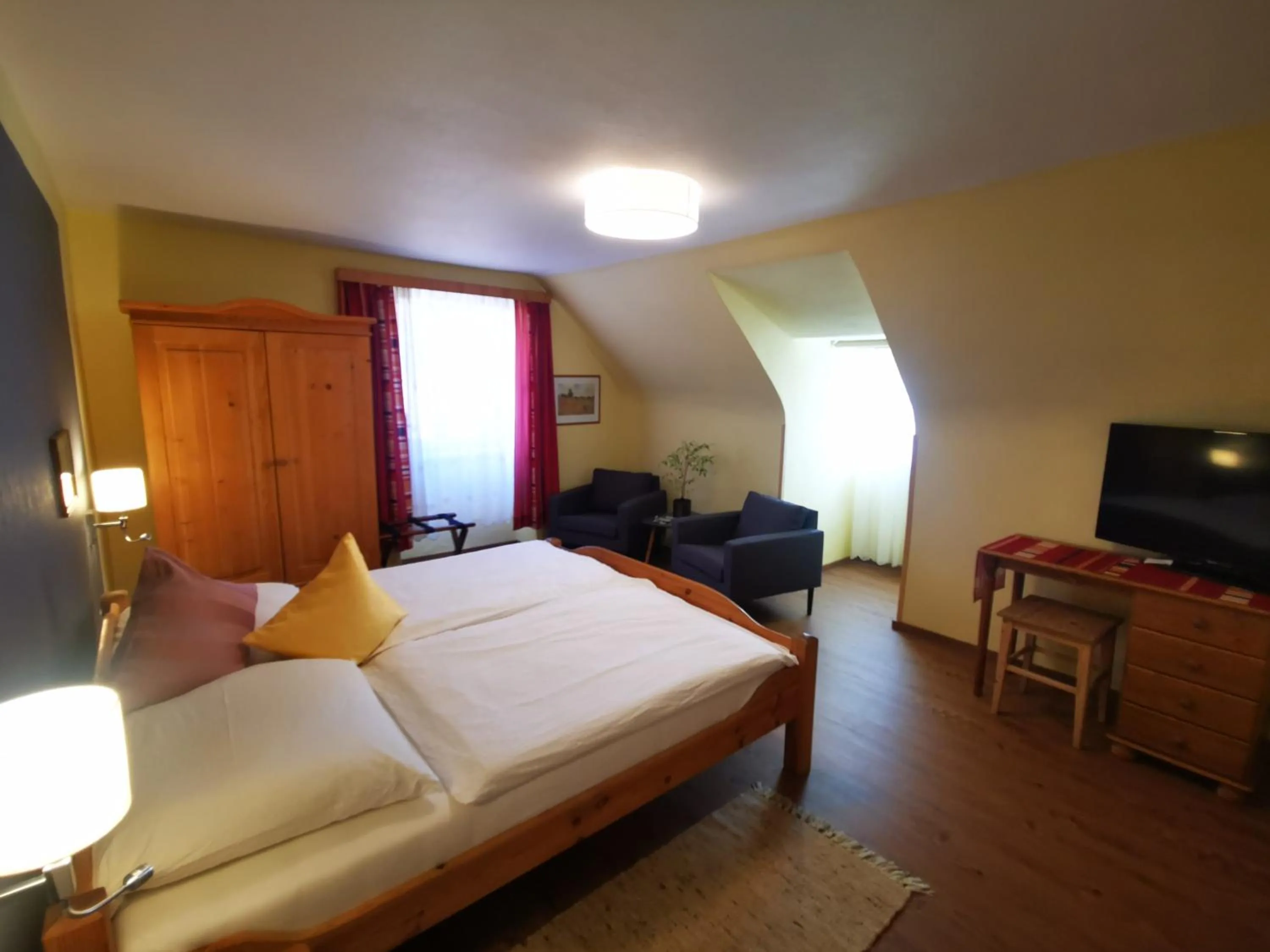 Photo of the whole room, Bed in Gasthof zur Sonne