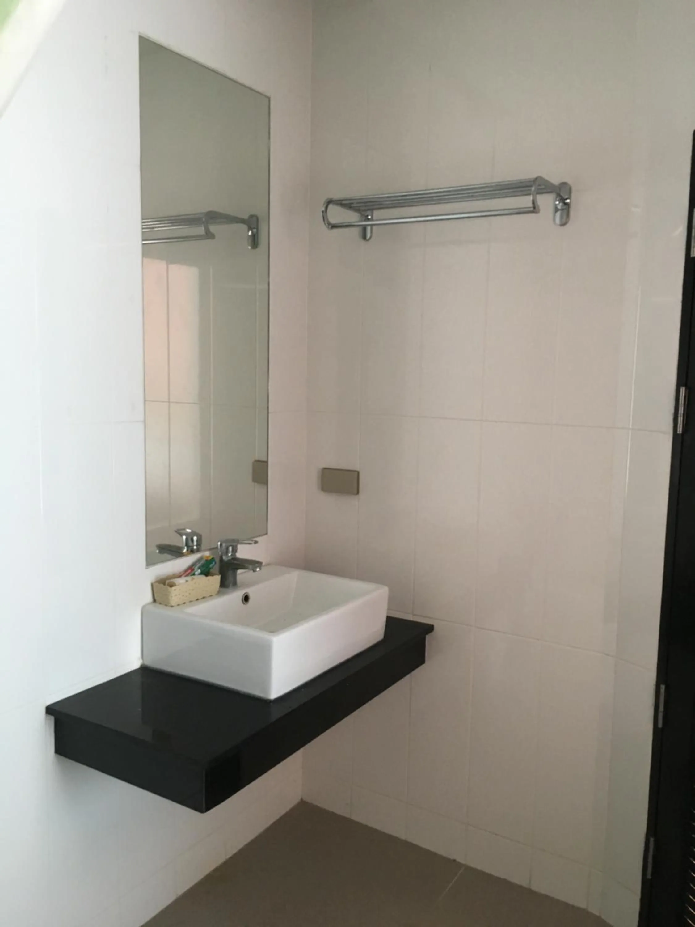 Bathroom in Freedom Kata