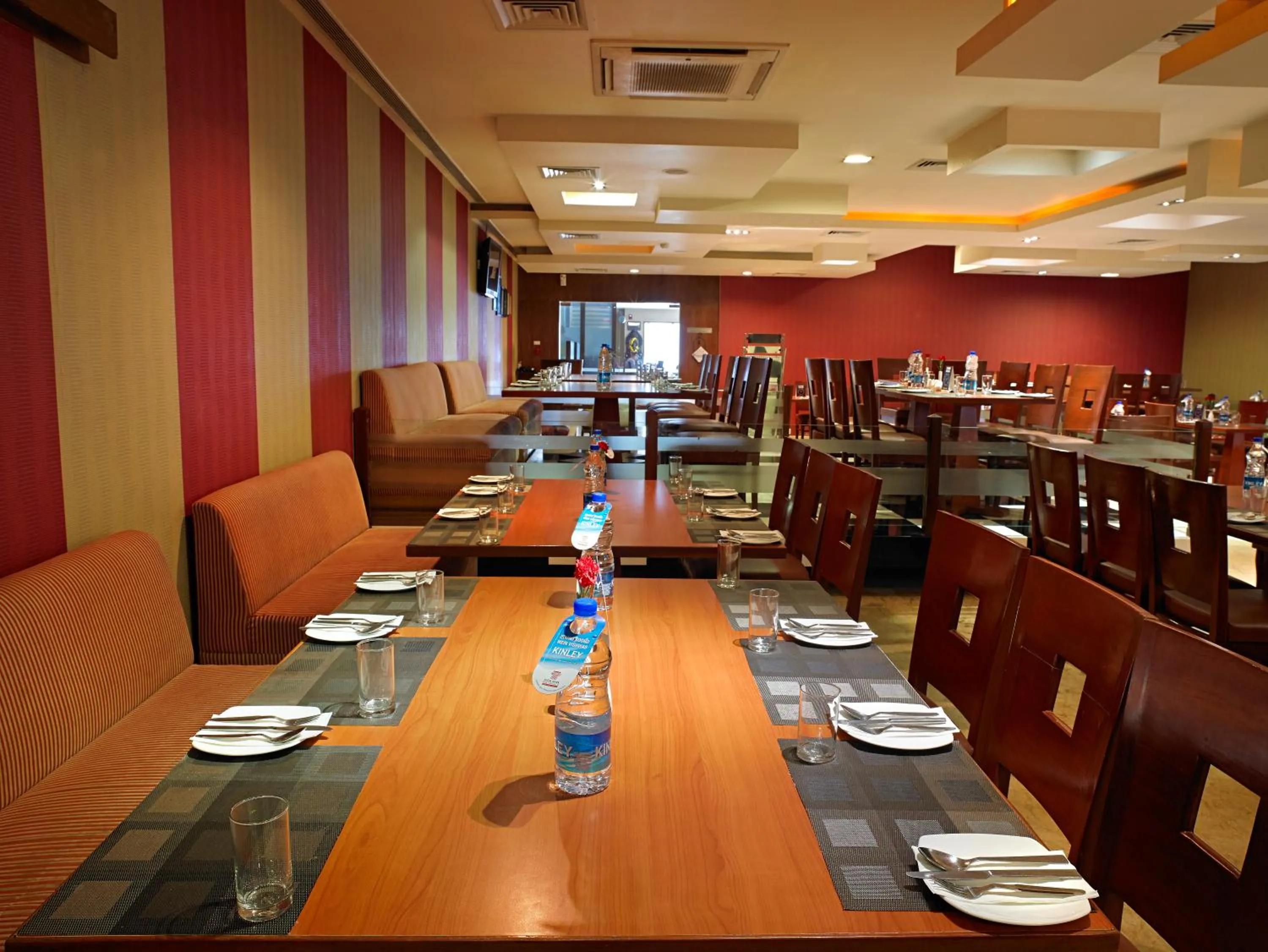 Dinner in MGM Mark Whitefield