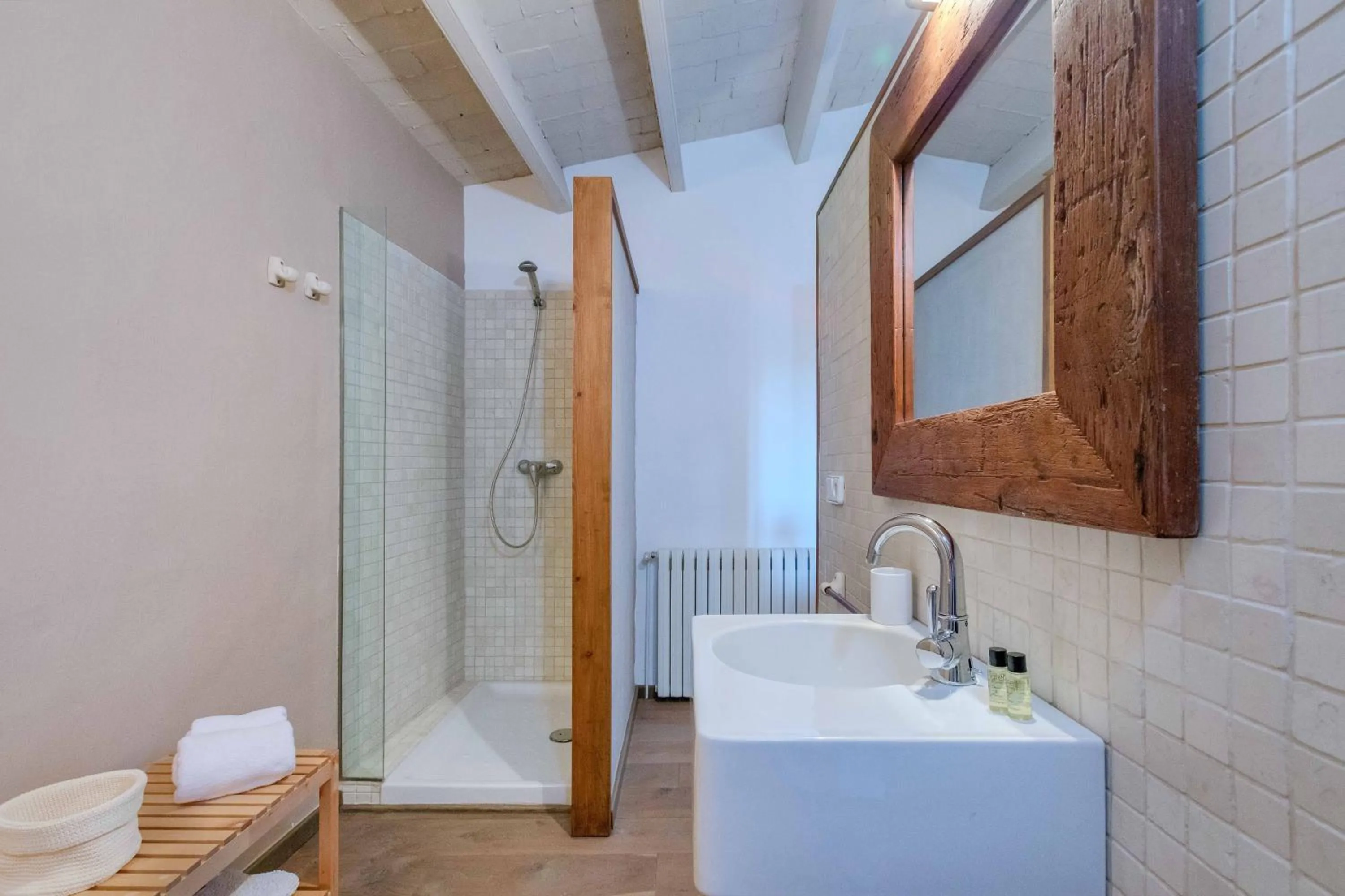 Shower in Flateli Tor