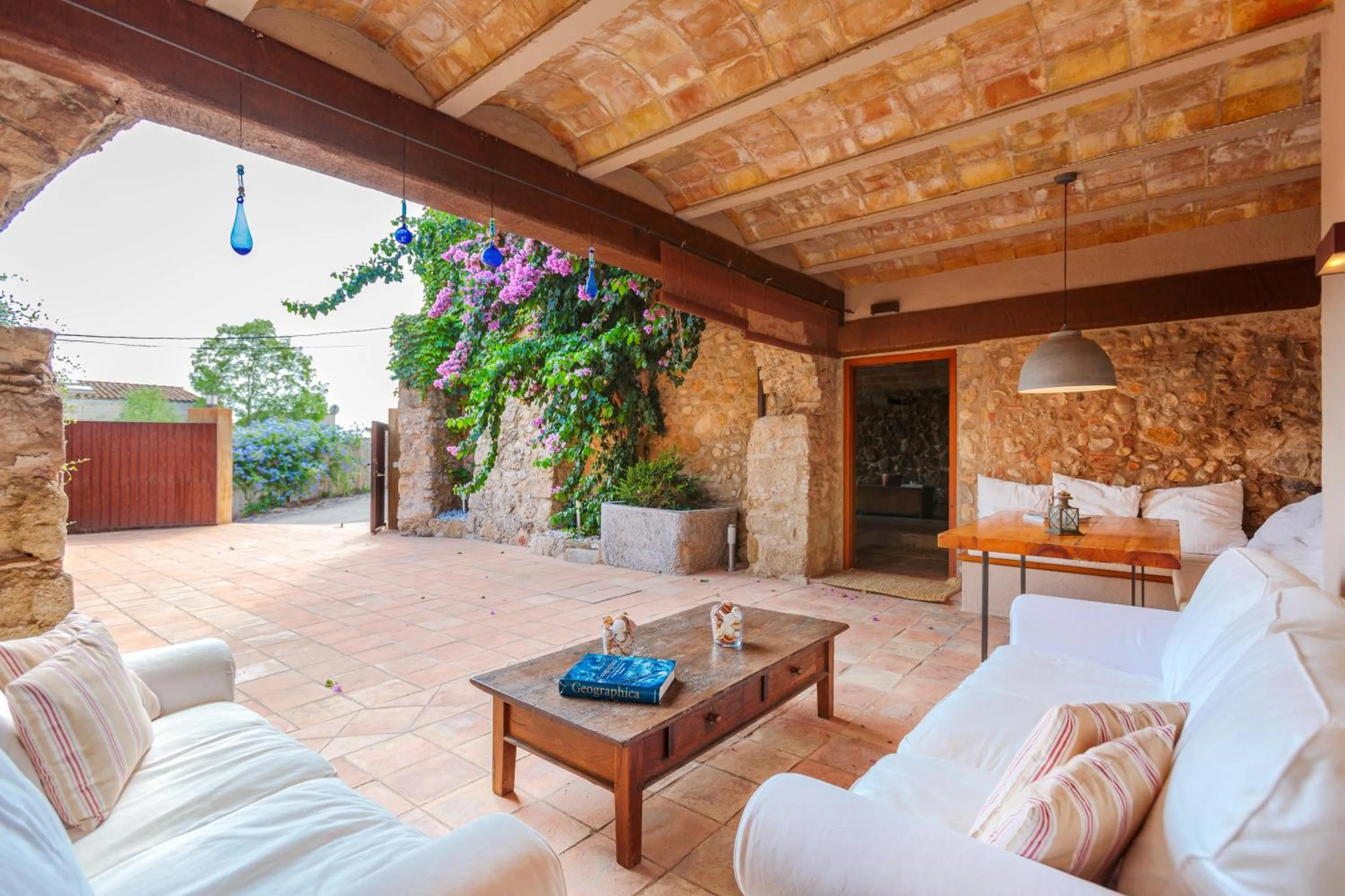 Patio in Flateli Tor