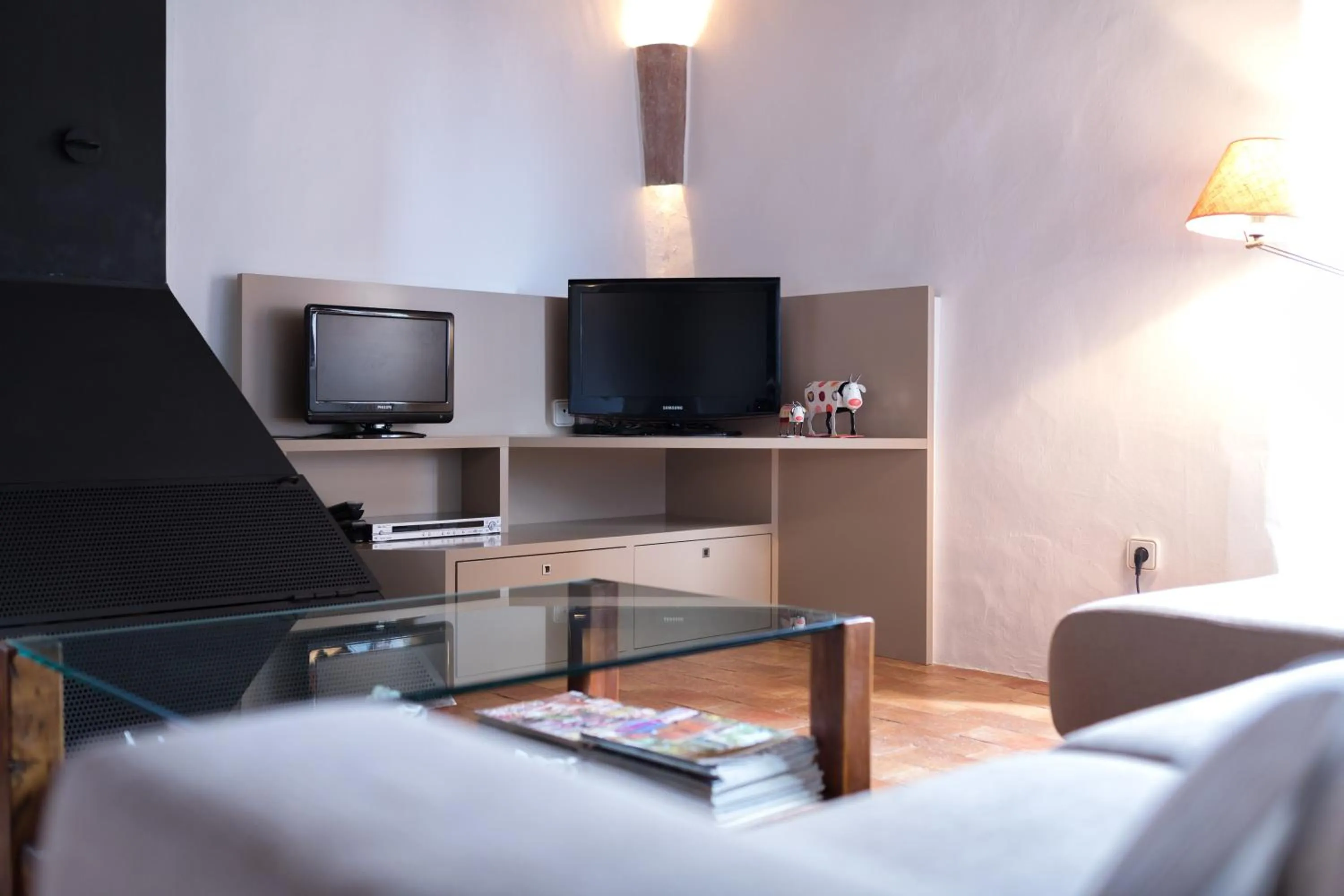 TV and multimedia in Flateli Tor