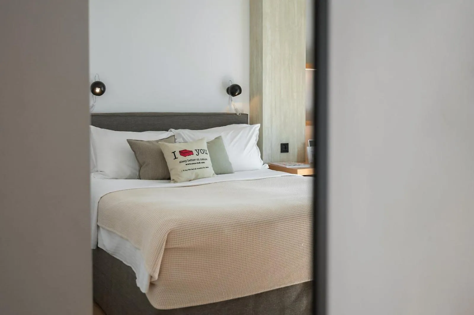 Bedroom, Bed in COCO-MAT Athens Jumelle