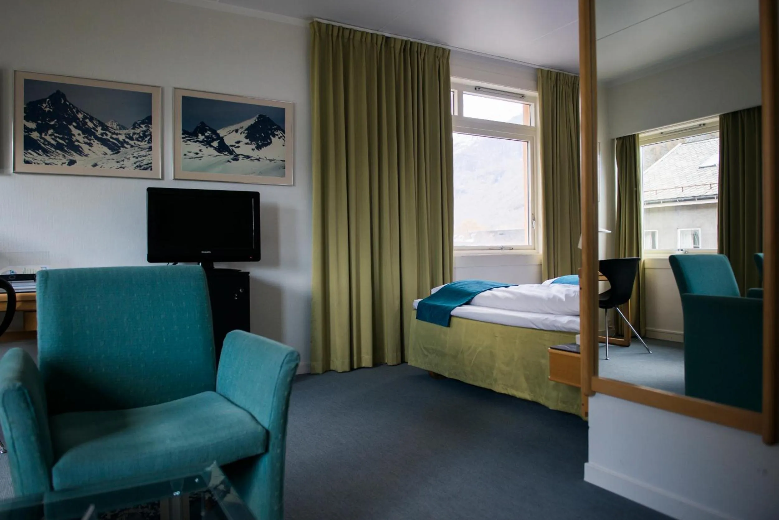 Photo of the whole room, Bed in Klingenberg Hotel - Årdal