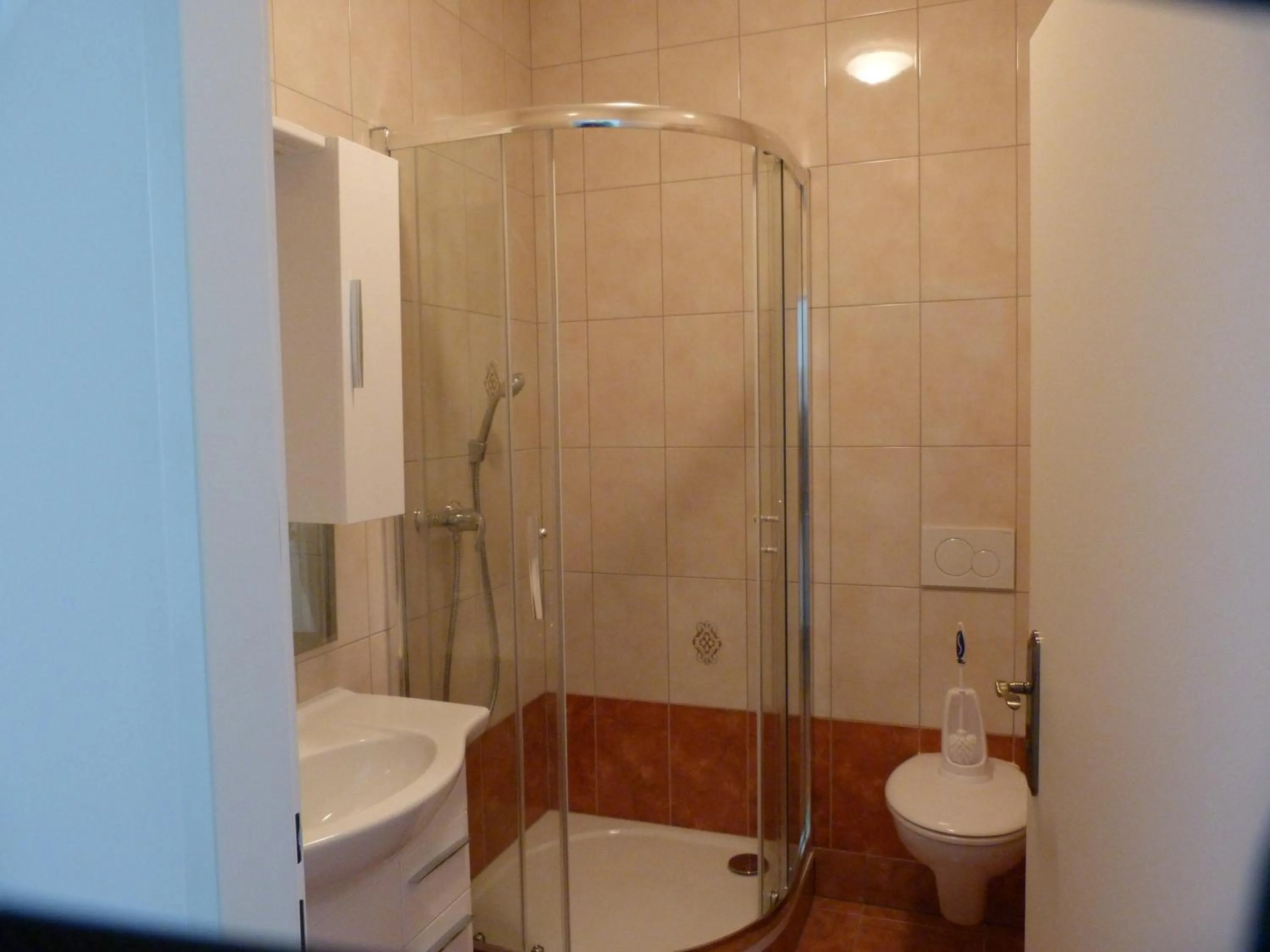 Bathroom in Hotel-Restaurant zum Donaueck Mauthausen