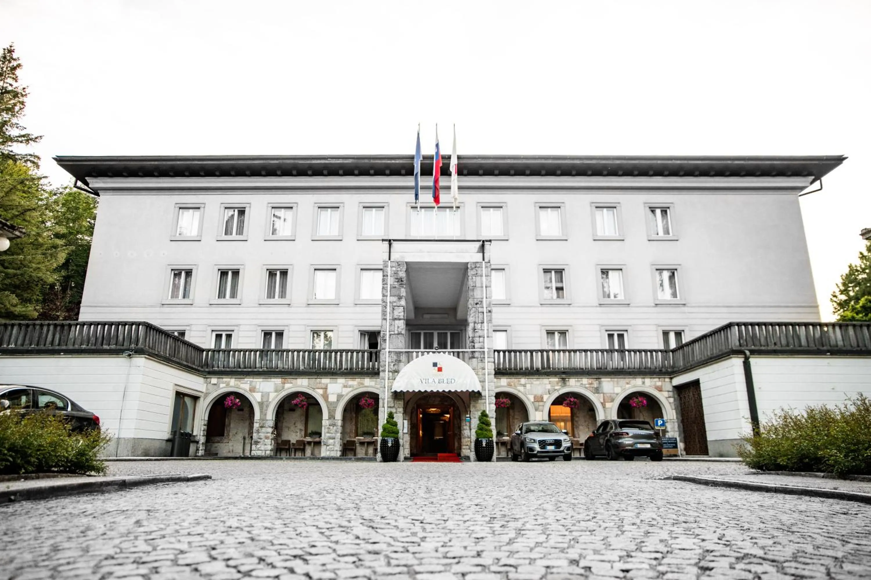 Property building in Vila Bled