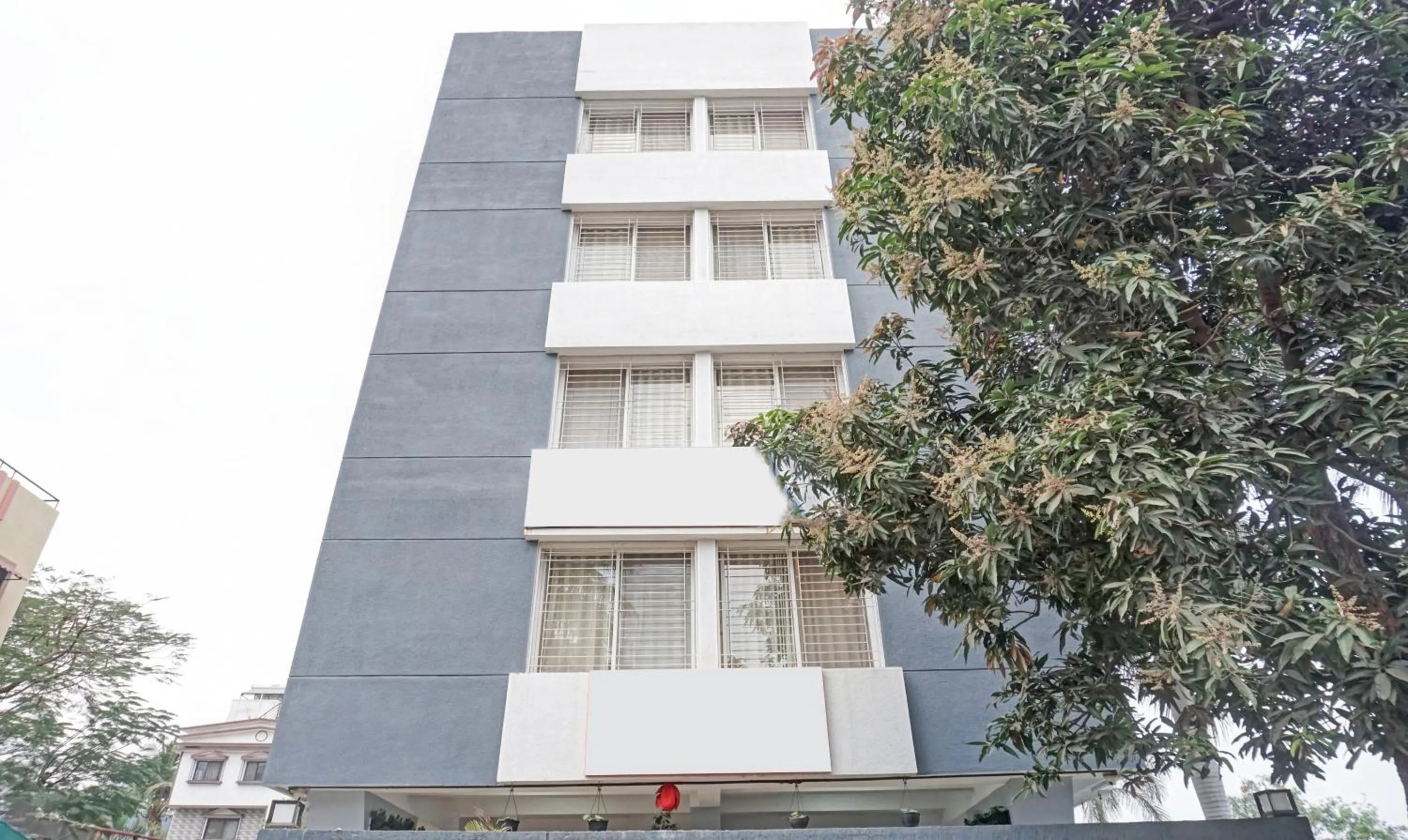 Property building in Treebo Diamond Residency - DDPK Inn