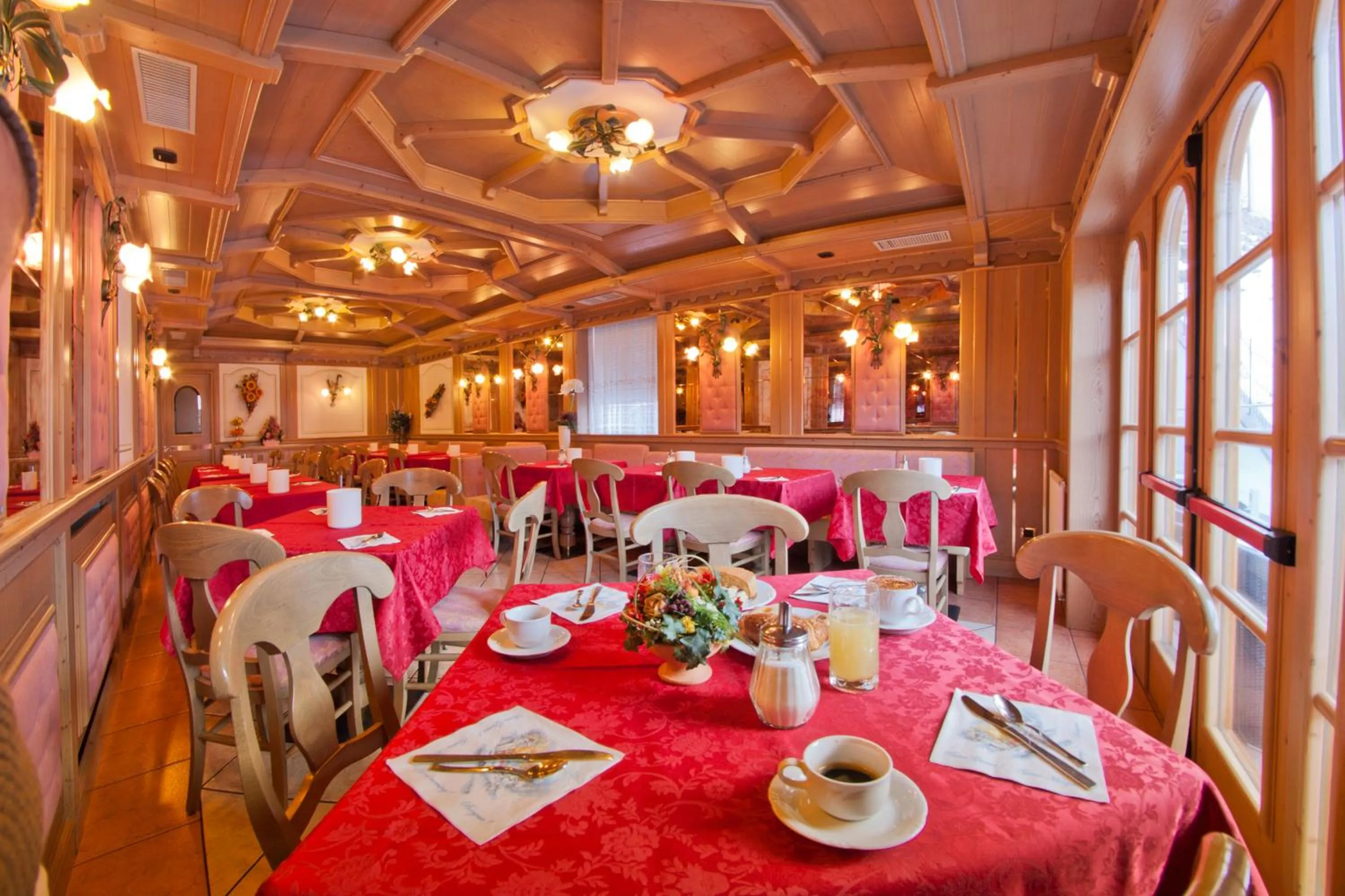 Restaurant/places to eat in Hotel Cristallo