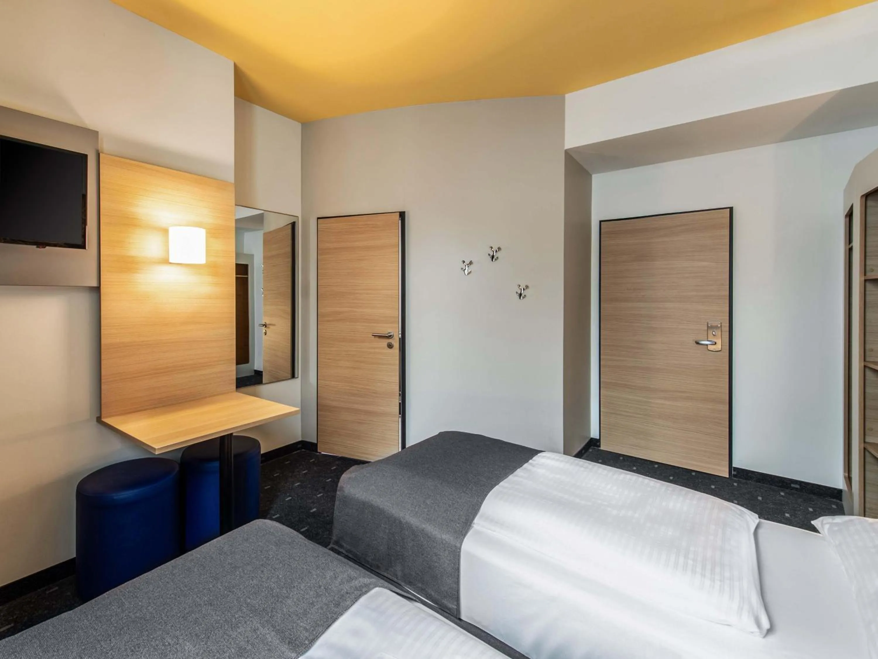 Photo of the whole room, Bed in B&B Hotel Bayreuth