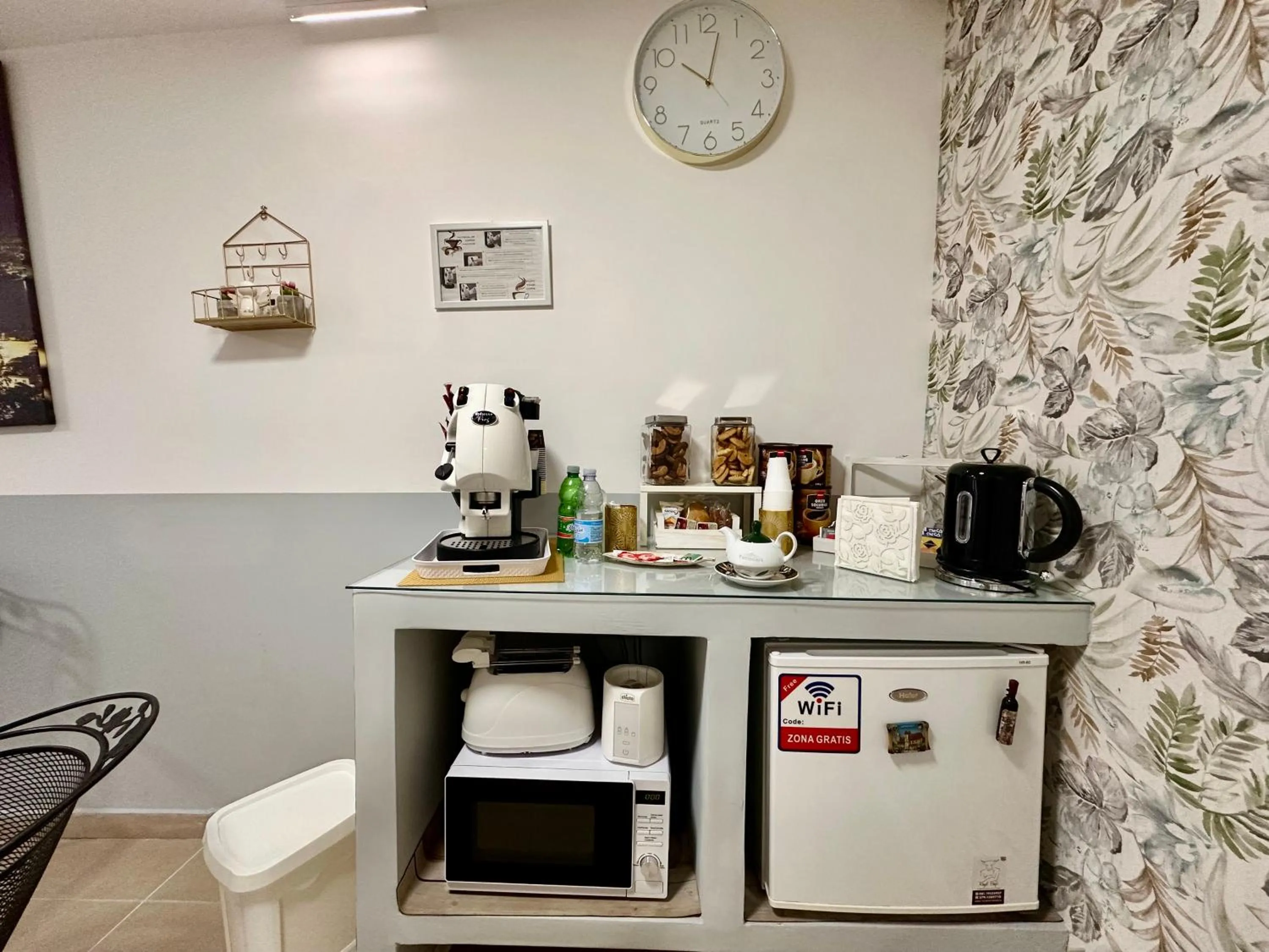 Coffee/tea facilities in Sweet Dreams Napoli