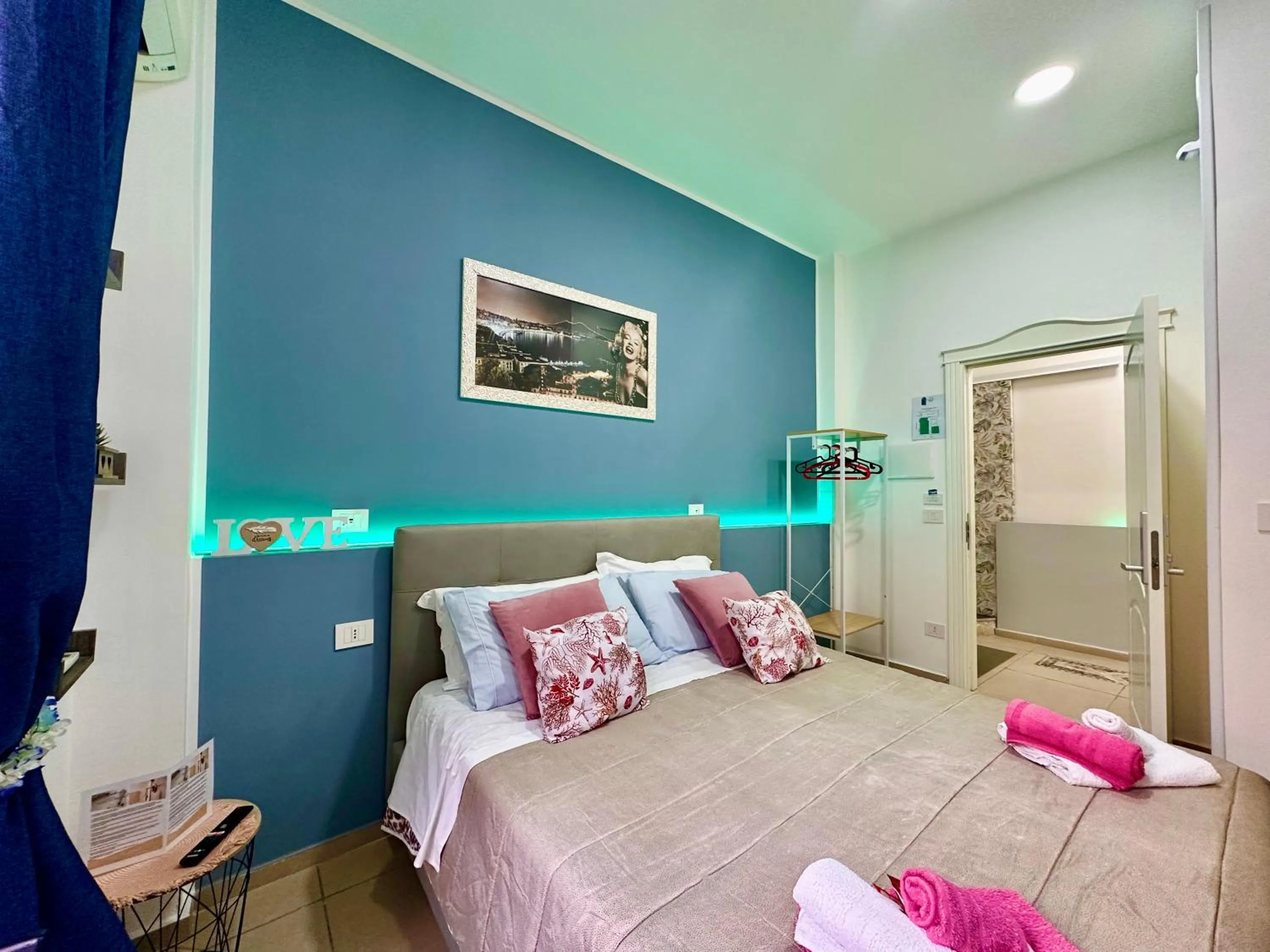 Bed in Sweet Dreams Napoli