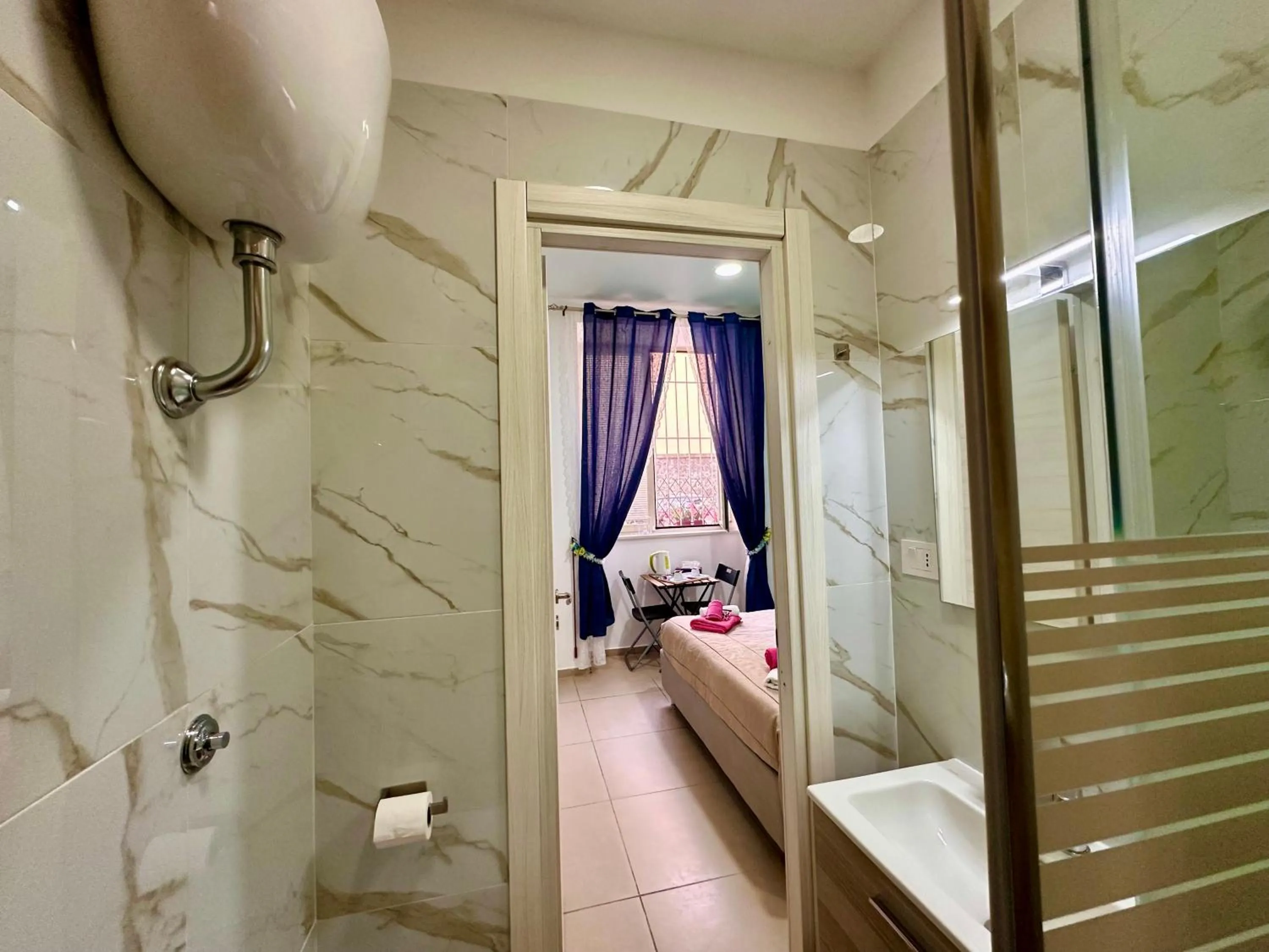 Toilet in Sweet Dreams Napoli