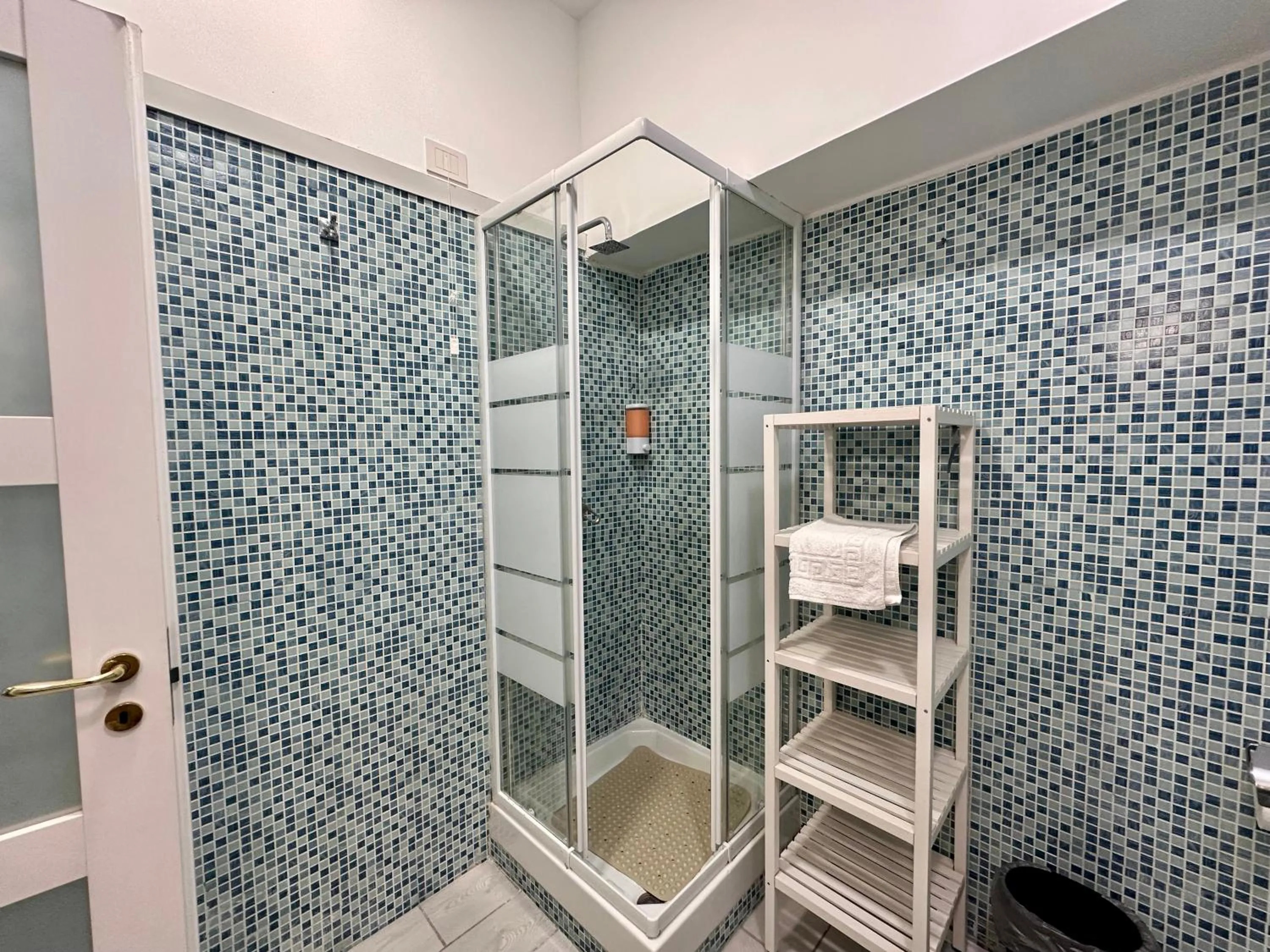 Shower in Sweet Dreams Napoli