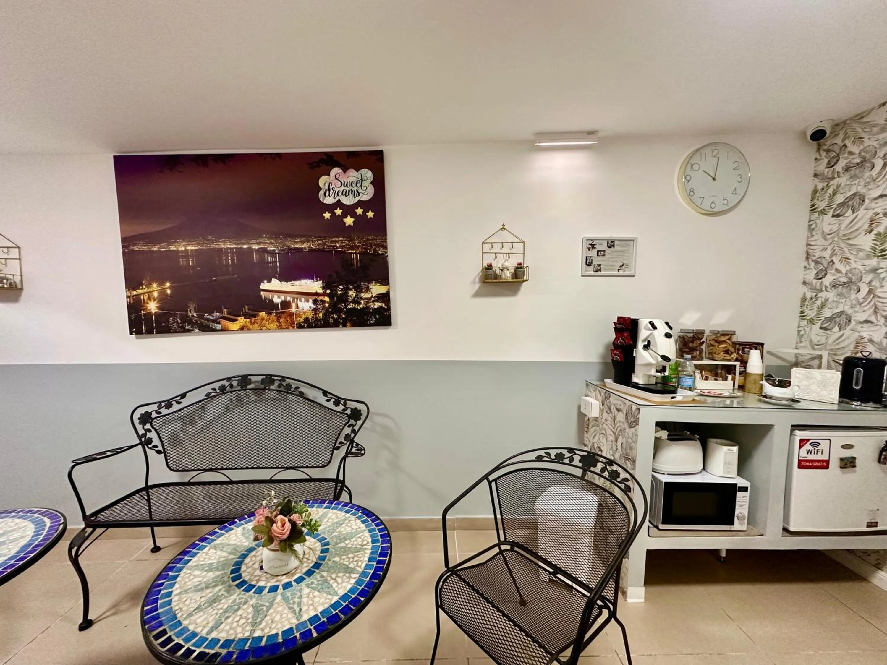 Coffee/tea facilities in Sweet Dreams Napoli