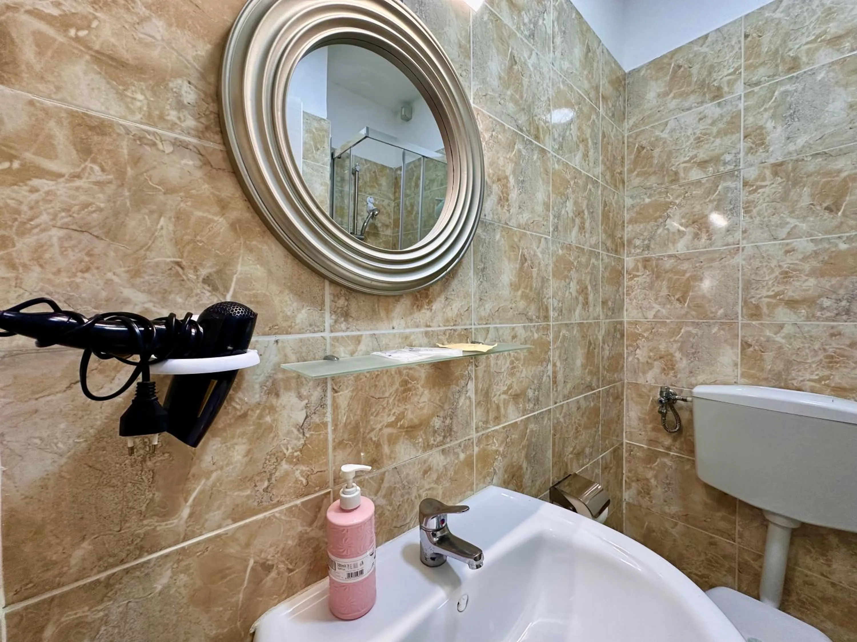 Shower in Sweet Dreams Napoli