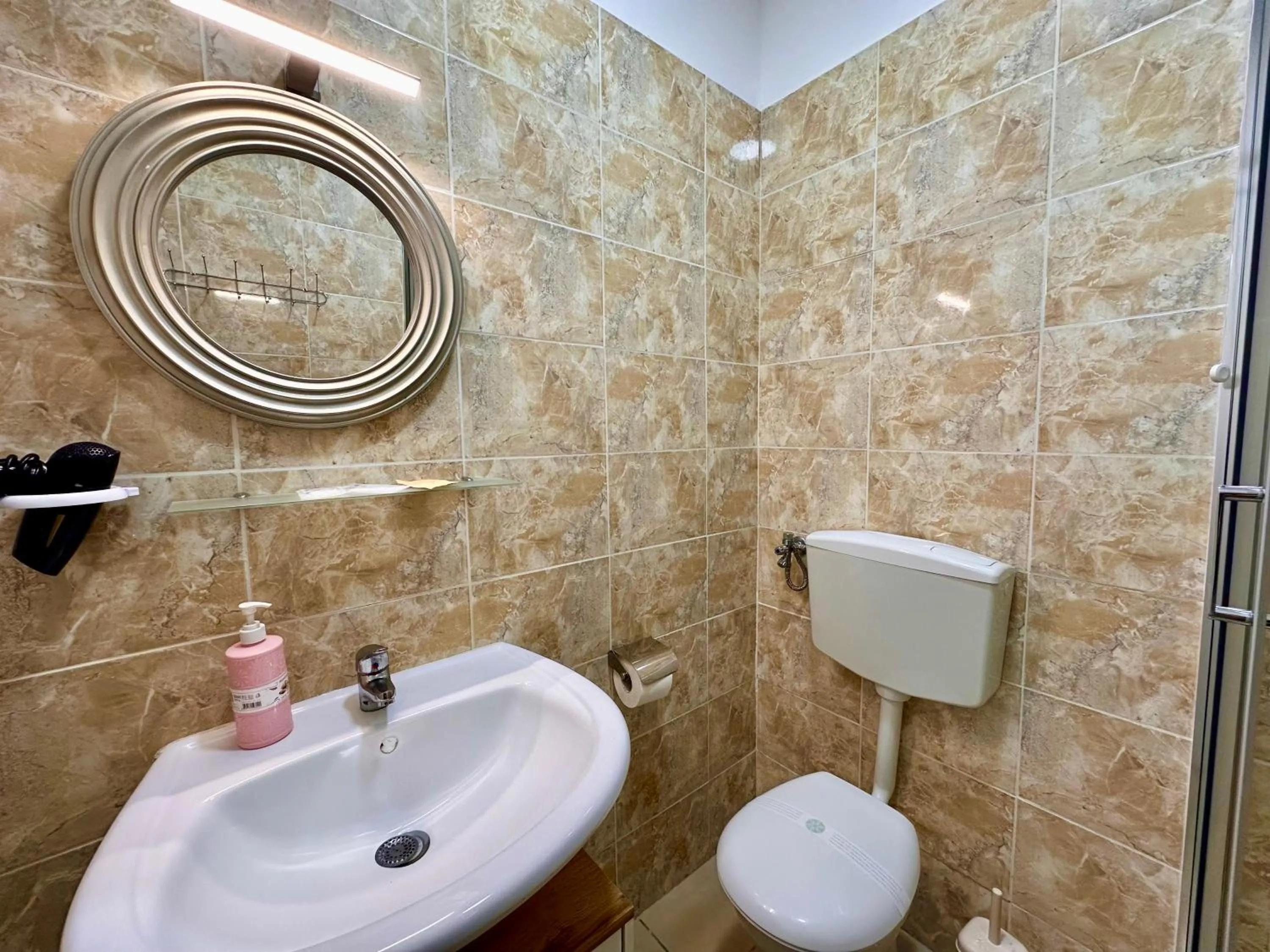 Toilet in Sweet Dreams Napoli