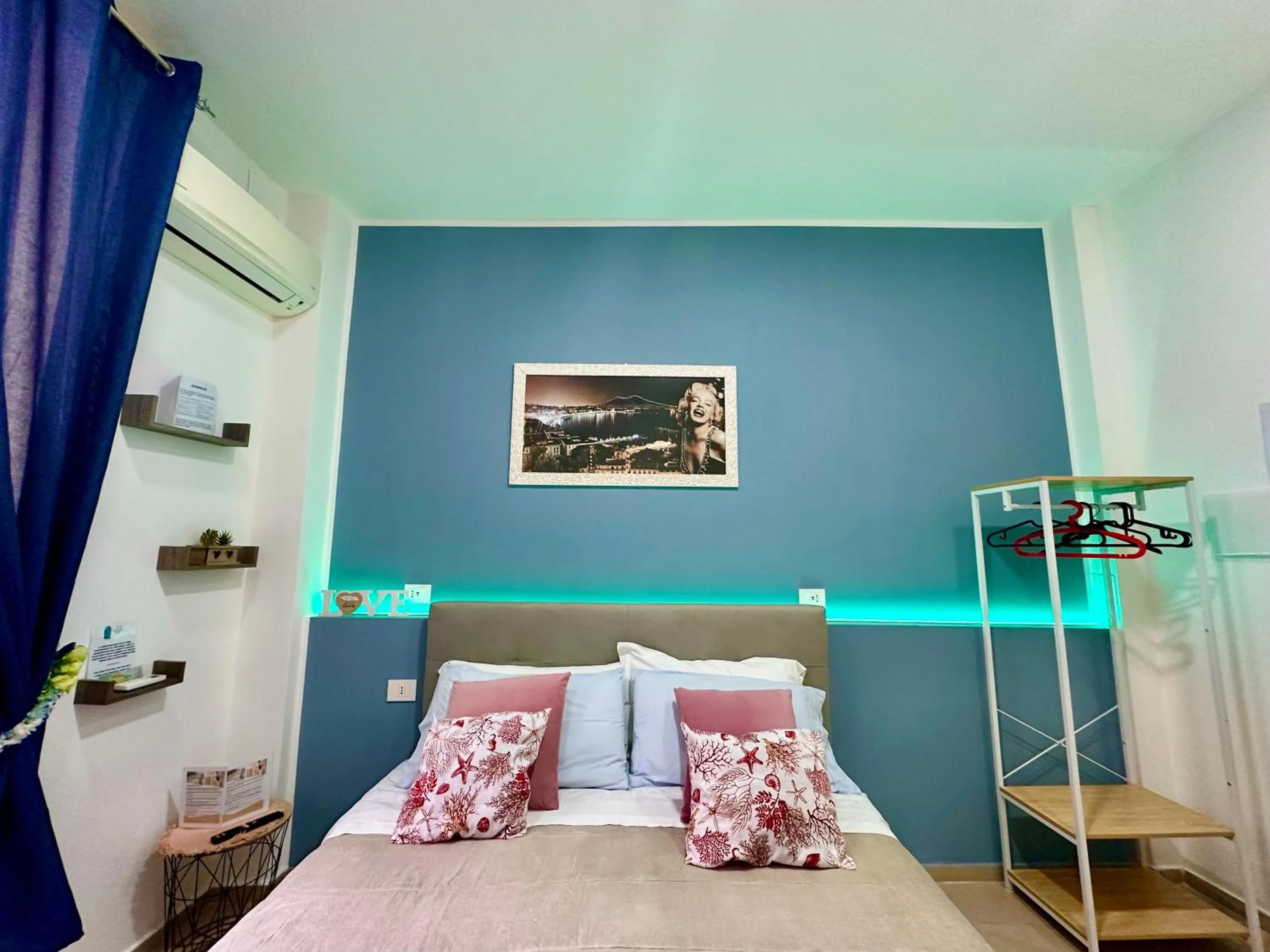 Bed in Sweet Dreams Napoli