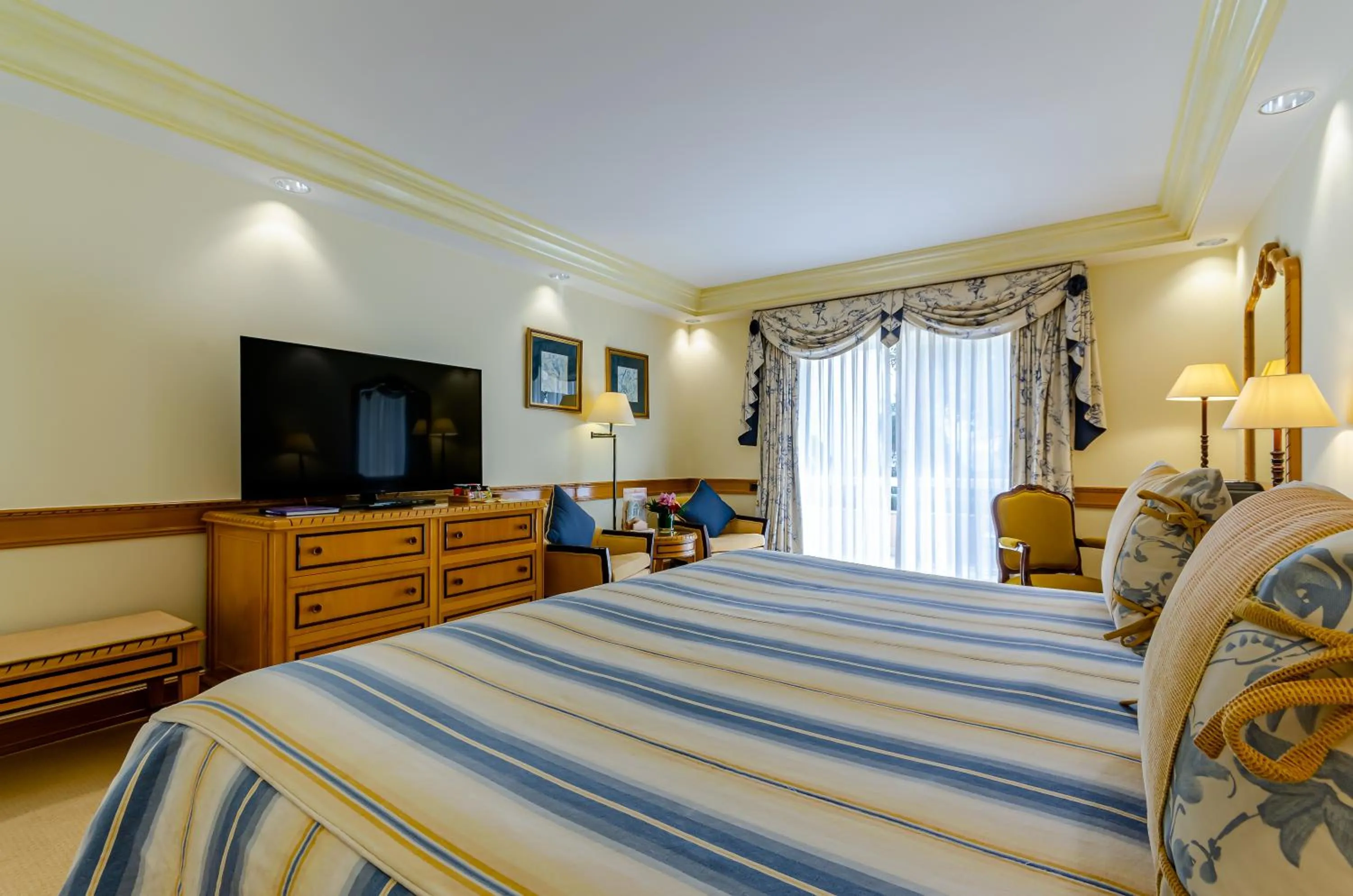 Bedroom, Bed in Olissippo Lapa Palace – The Leading Hotels of the World
