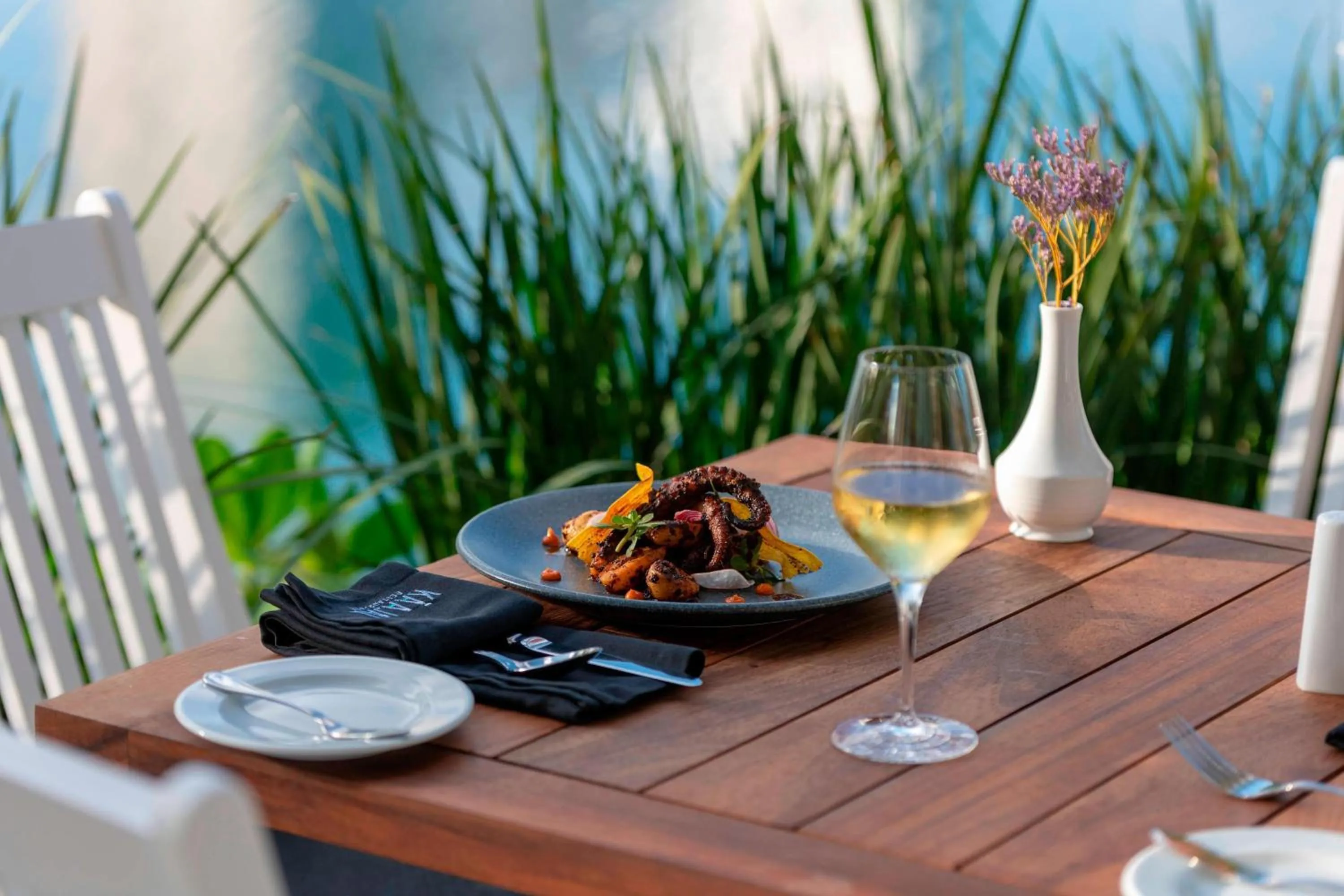 Restaurant/places to eat in Renaissance Cancun Resort & Marina